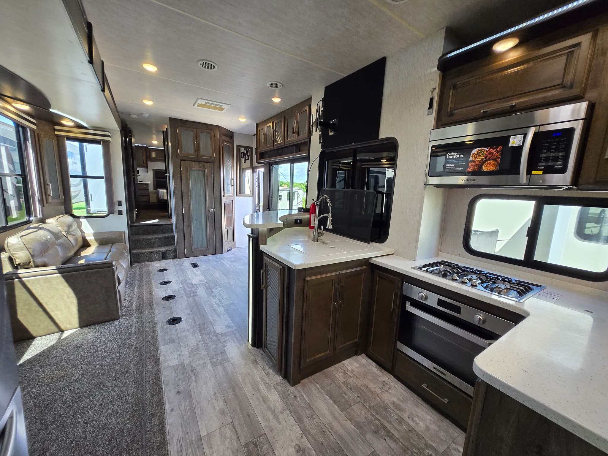 2018 Heartland Cyclone 4270 — photo 12 of 17