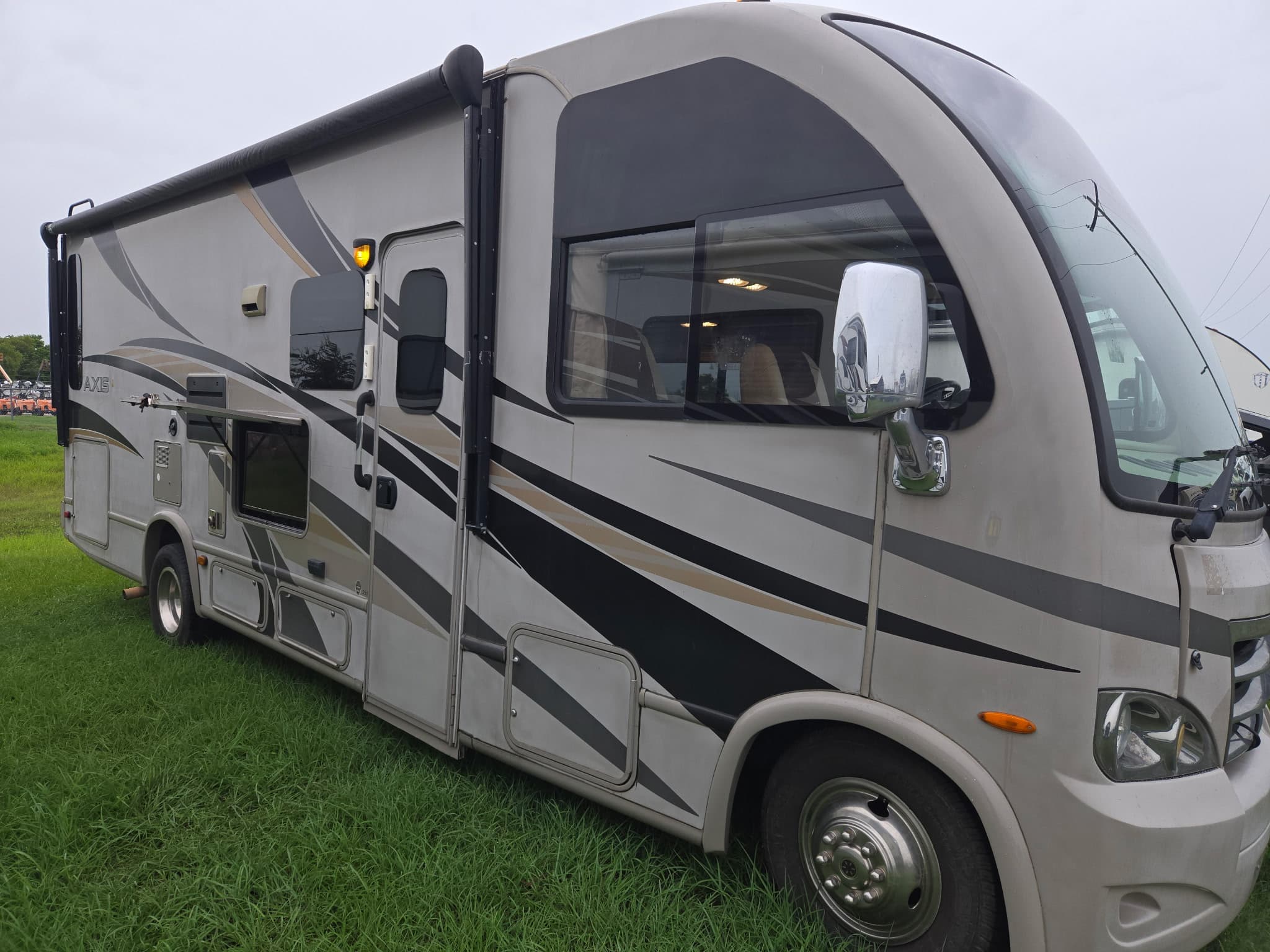 2015 Thor Axis 251