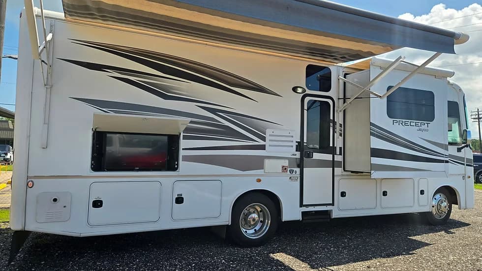 2017 Jayco Precept 31UL — photo 4 of 15
