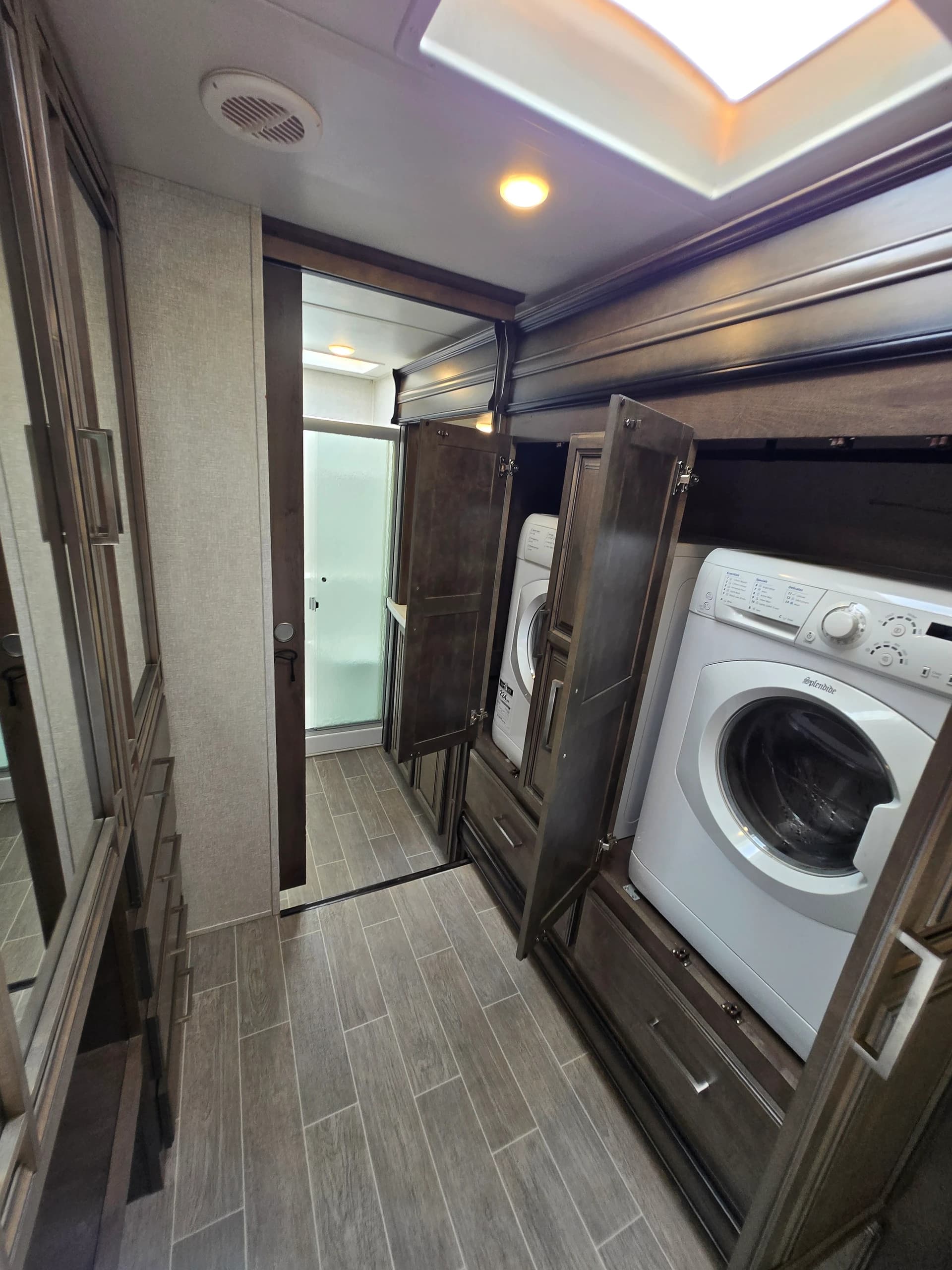 2020 Keystone Montana 3811MS — photo 15 of 17
