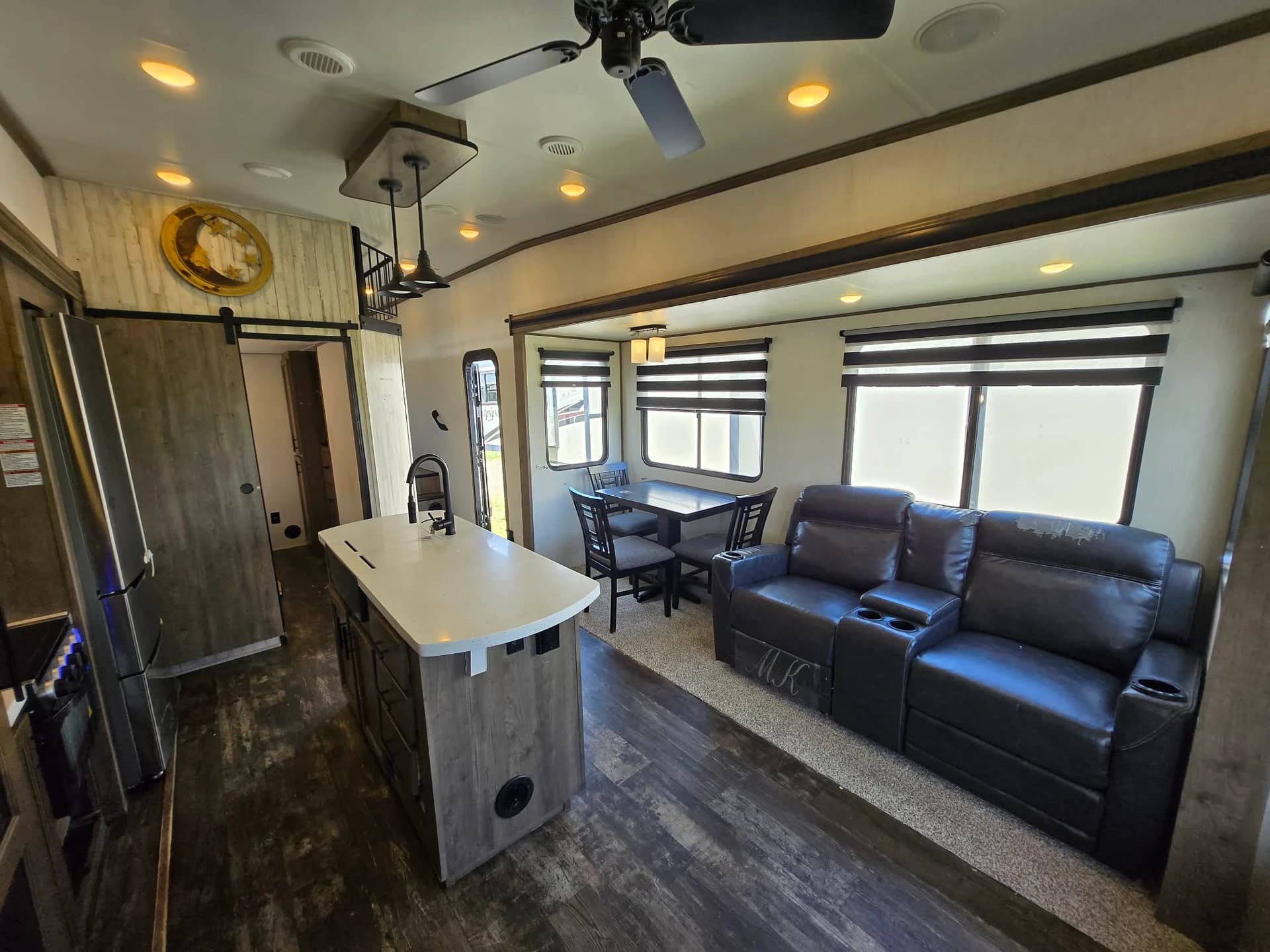 2021 Forest River Sabre 36BHQ — photo 8 of 16