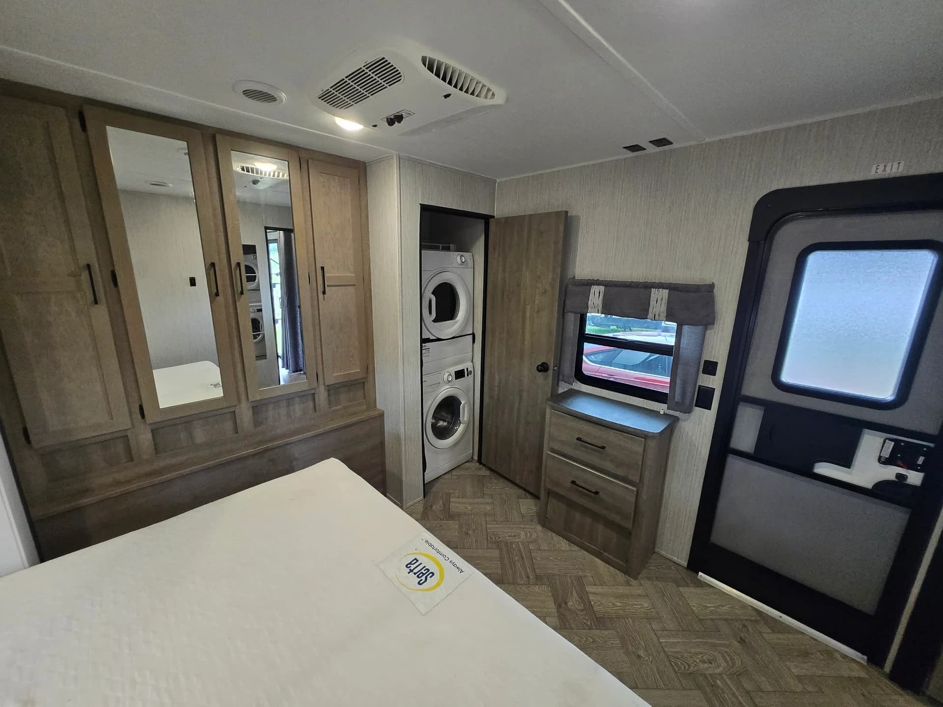 2022 Palomino Puma 39DBT — photo 10 of 16