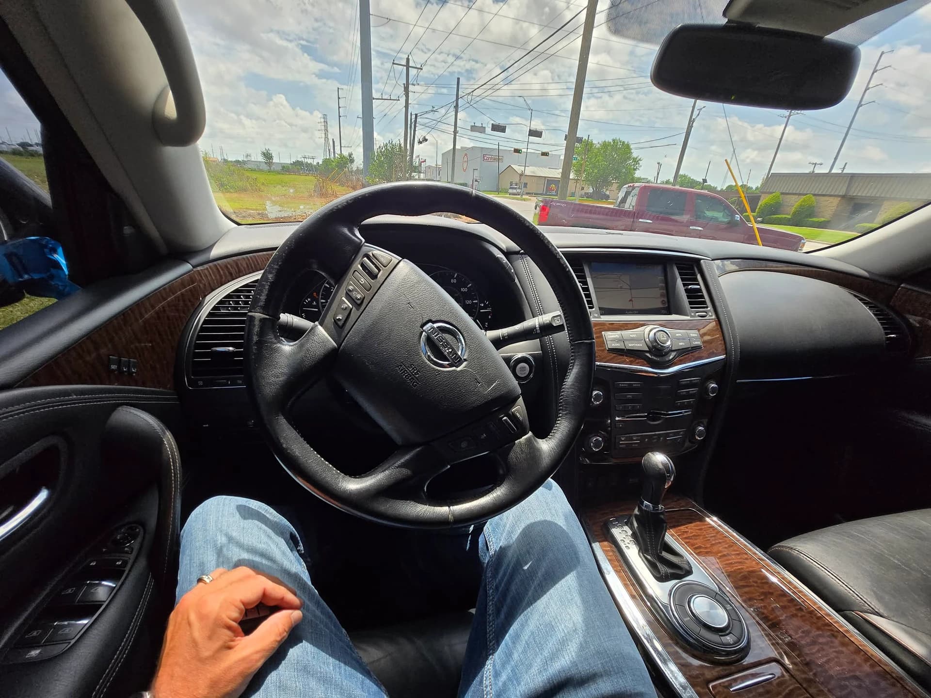 2018 Nissan Armada SL — photo 7 of 13