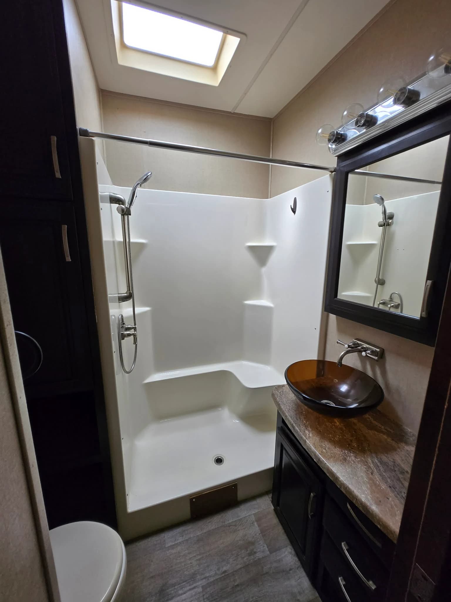 2016 Grand Design Solitude 379FL — photo 12 of 15