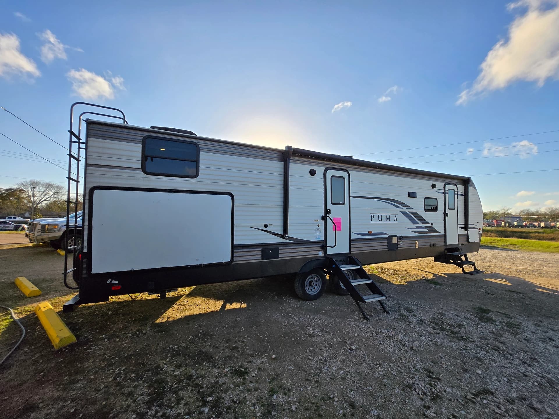 2021 Palomino Puma 31QBBH — photo 3 of 14