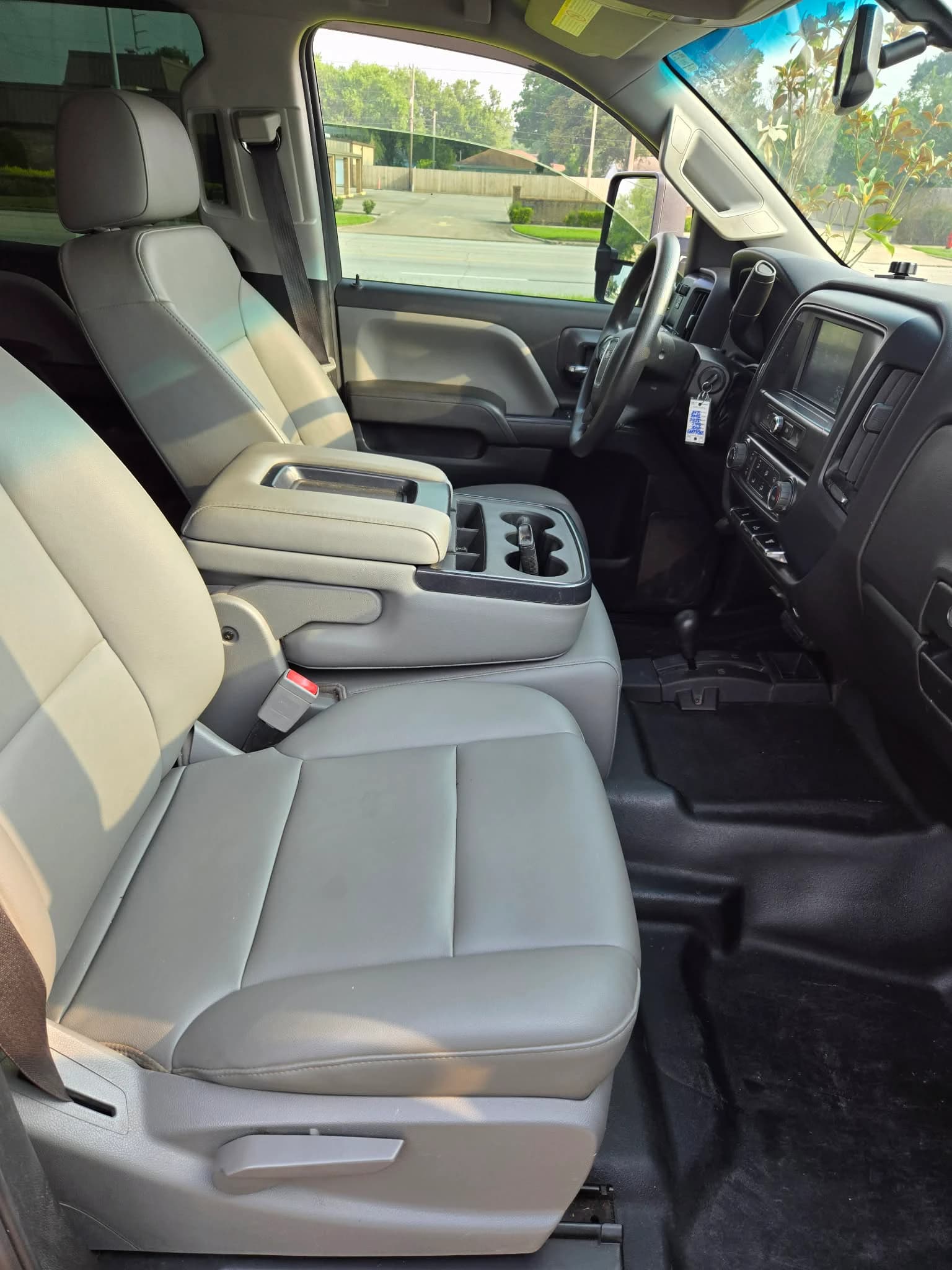 2018 GMC Sierra 3500 — photo 9 of 15