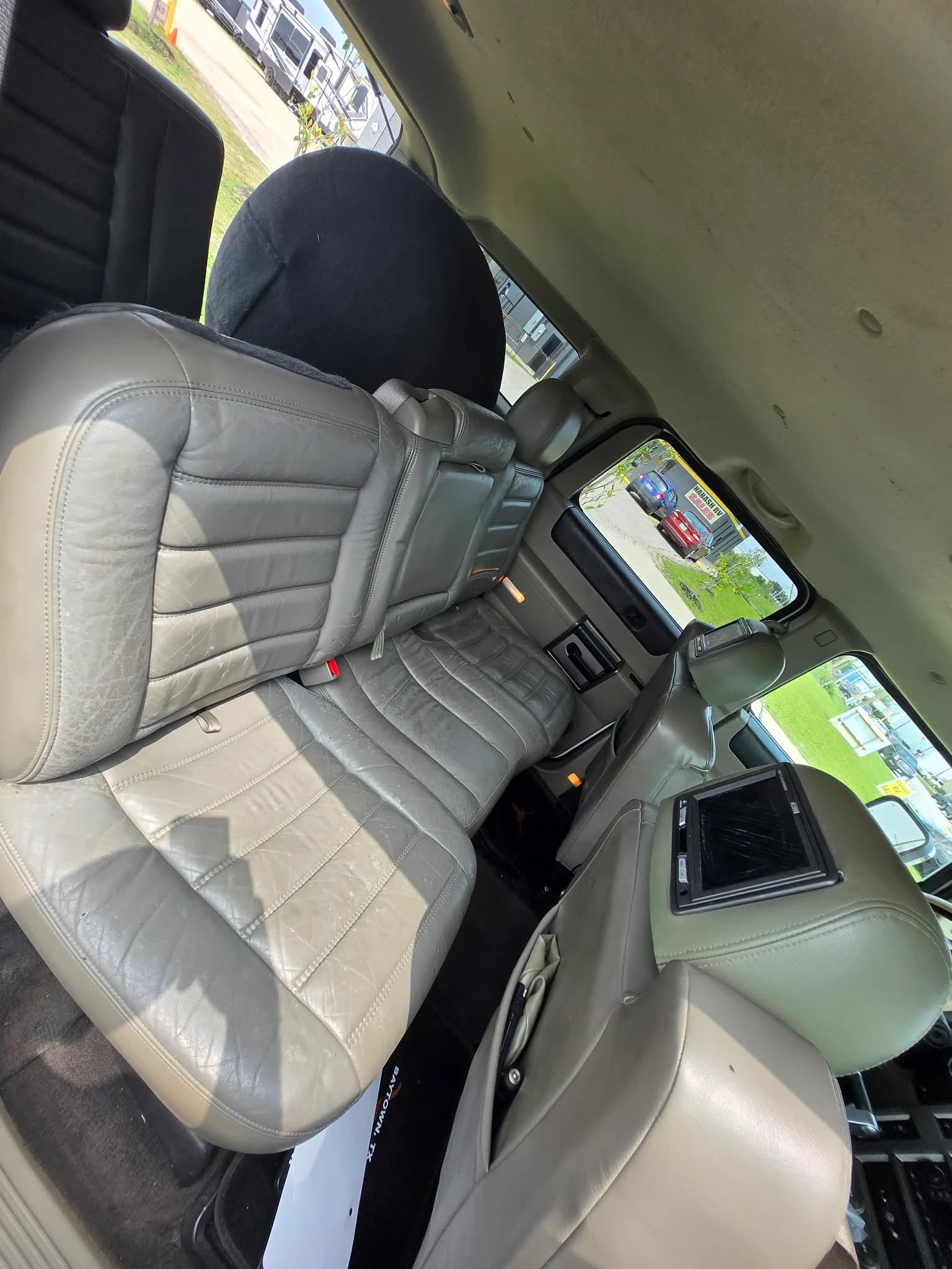 2004 Hummer H2 — photo 11 of 16