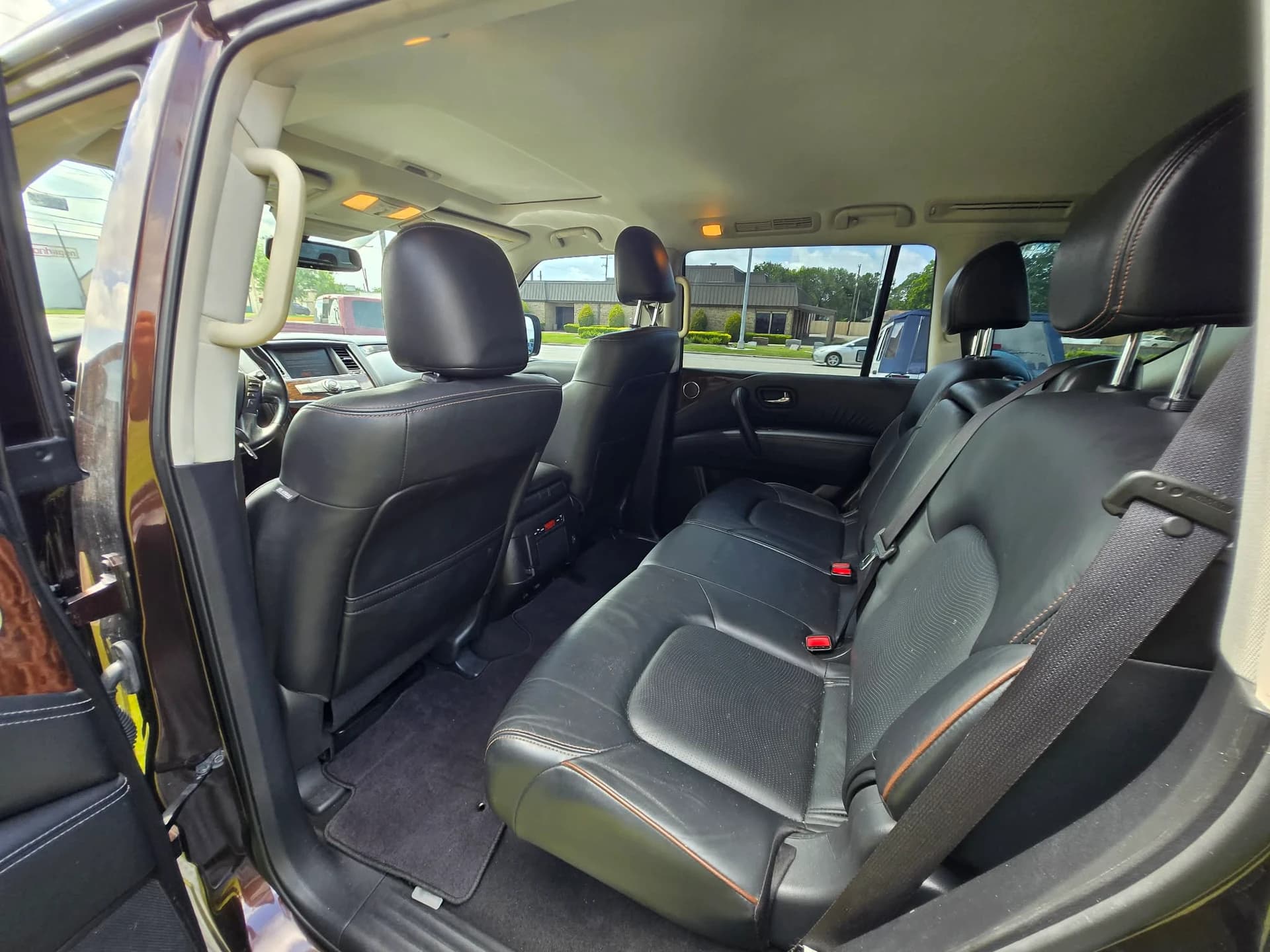 2018 Nissan Armada SL — photo 10 of 13
