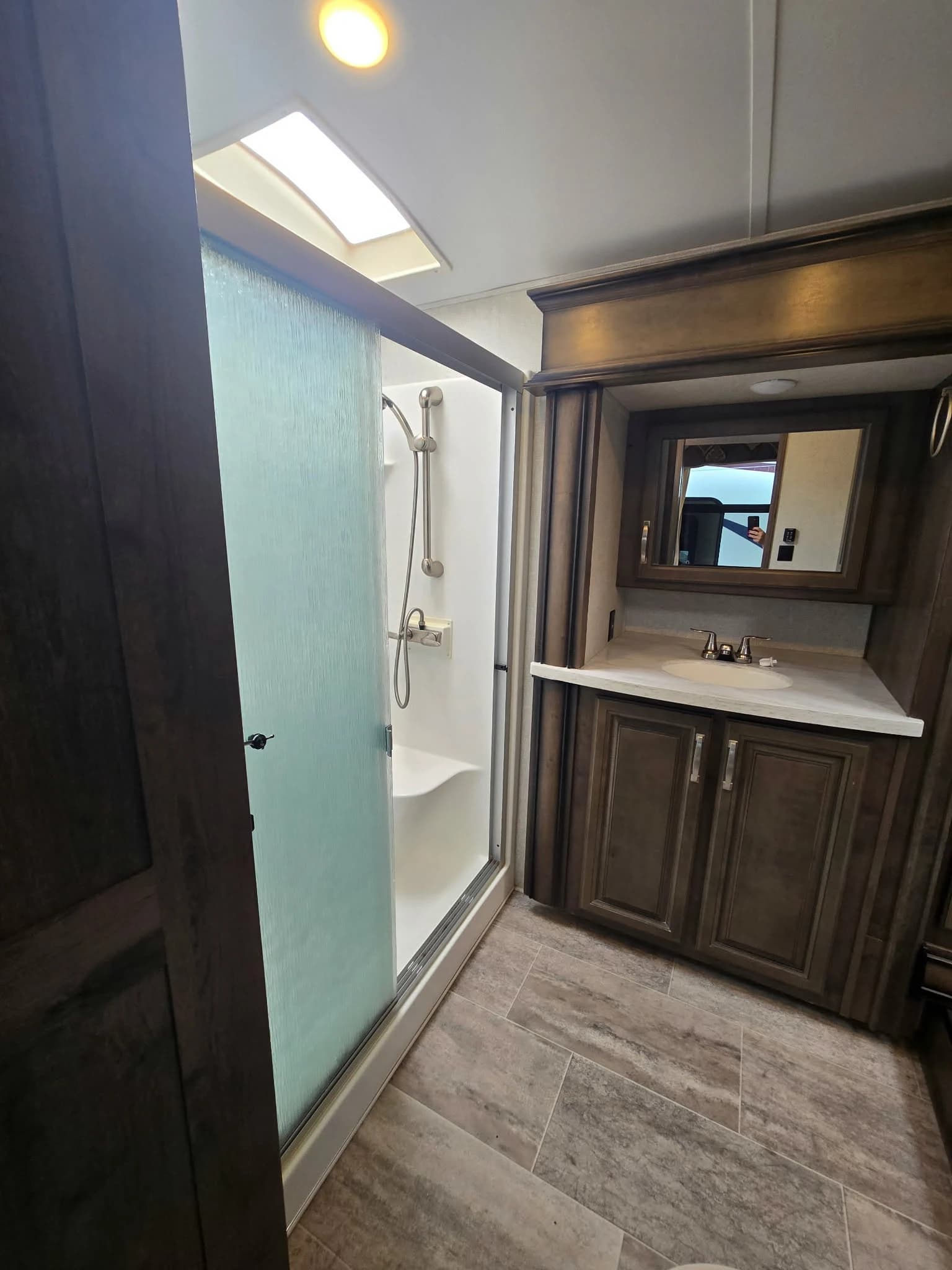 2018 Keystone Montana 3811MS — photo 13 of 16