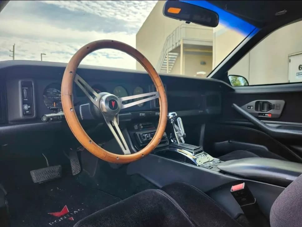 1991 Pontiac Firebird Formula — photo 14 of 15
