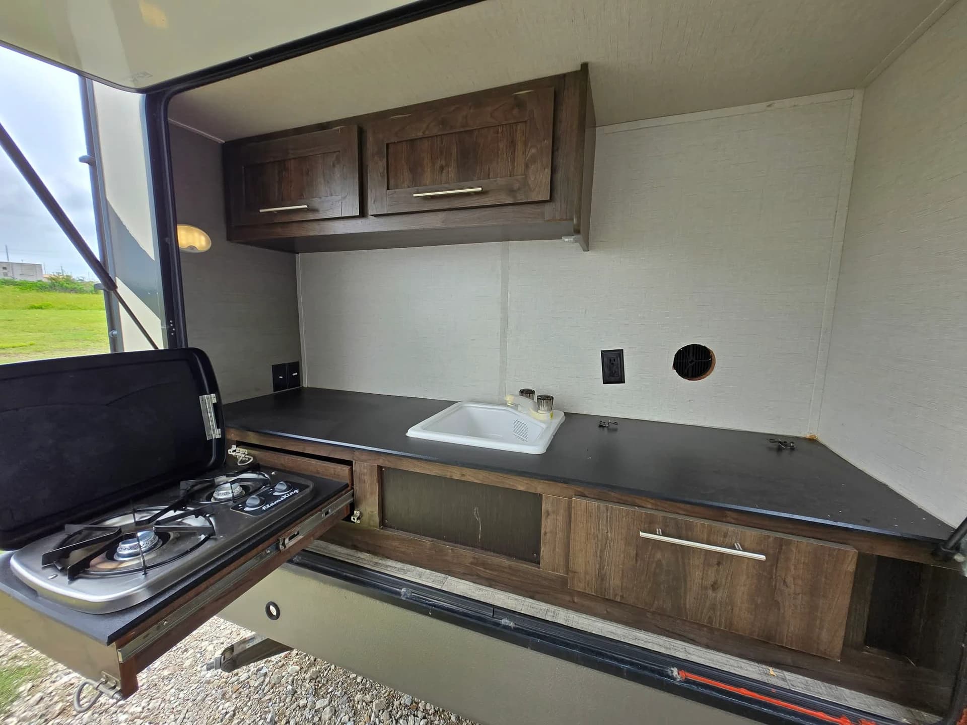 2018 Keystone Volante 310BH — photo 15 of 18