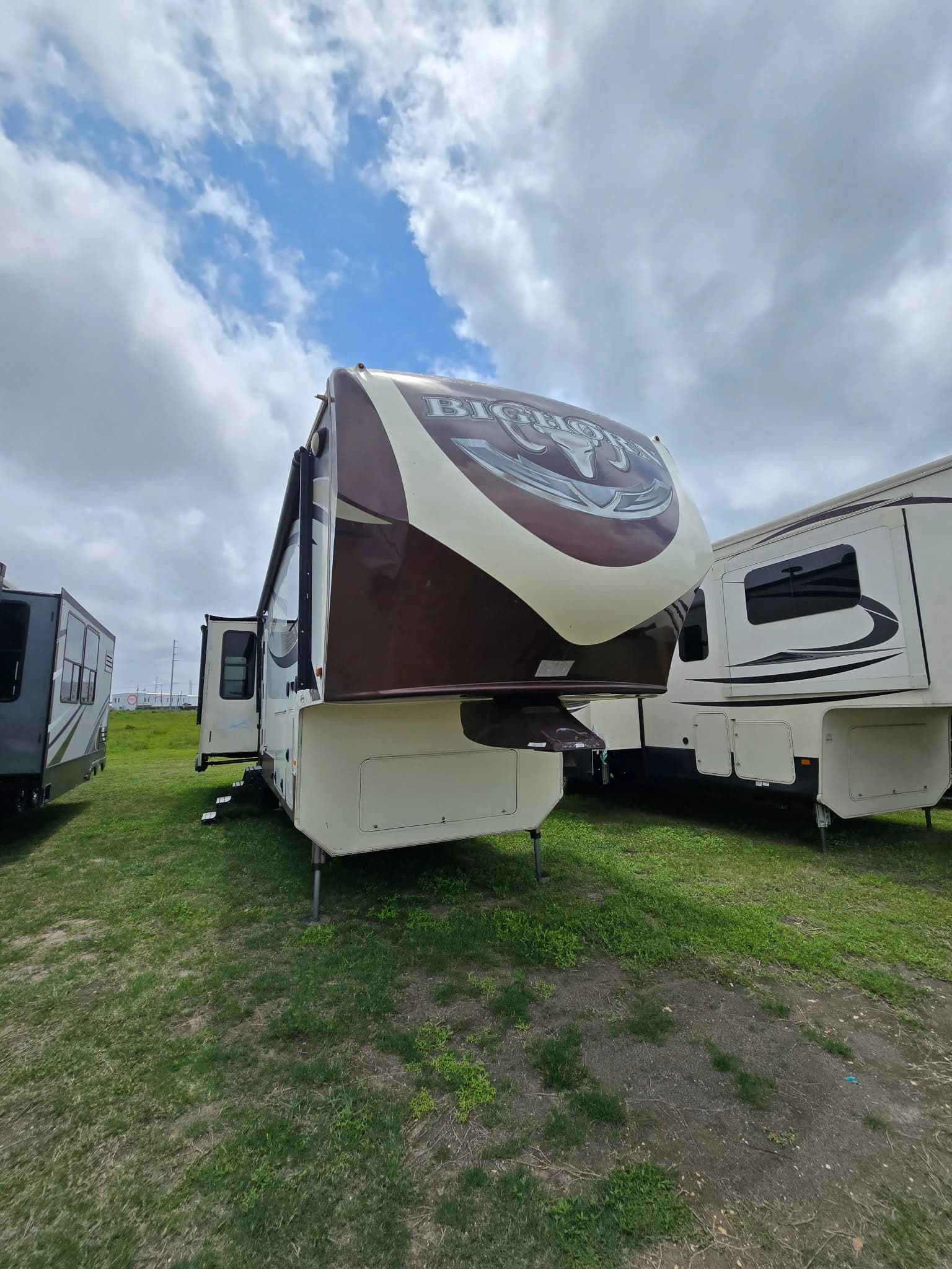 2015 Heartland BIGHORN 3750 — photo 1 of 16