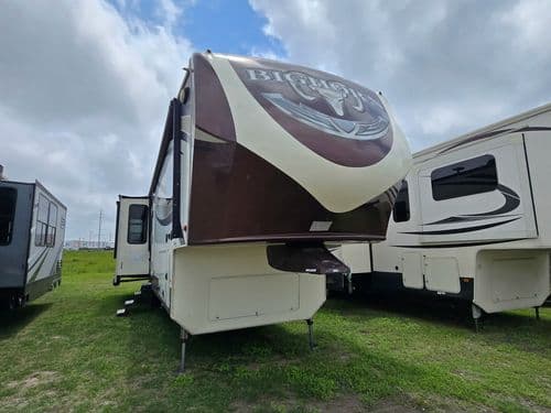 2015 Heartland BIGHORN 3750 hero