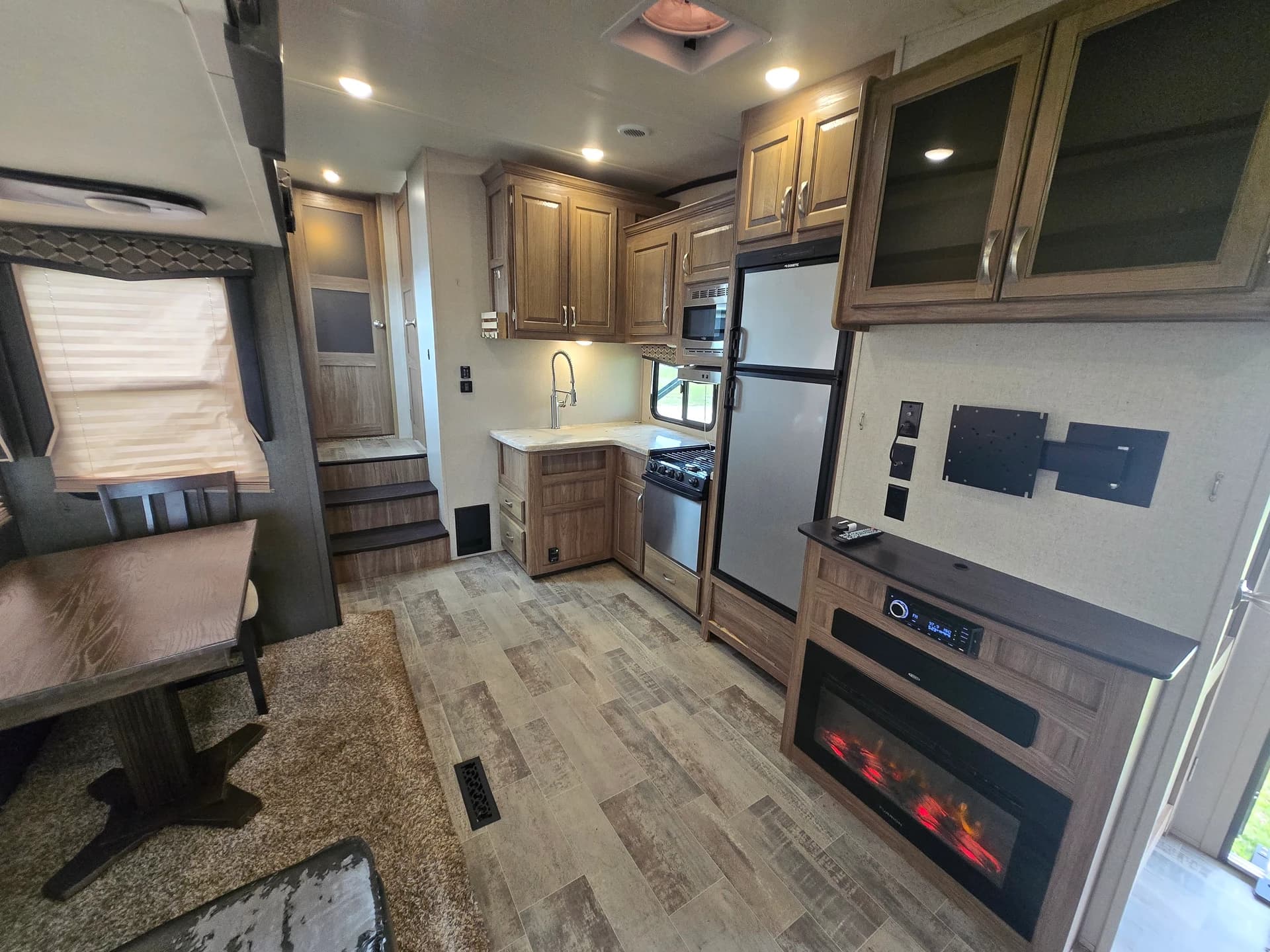 2019 Keystone Atlas 3112BHF — photo 8 of 15