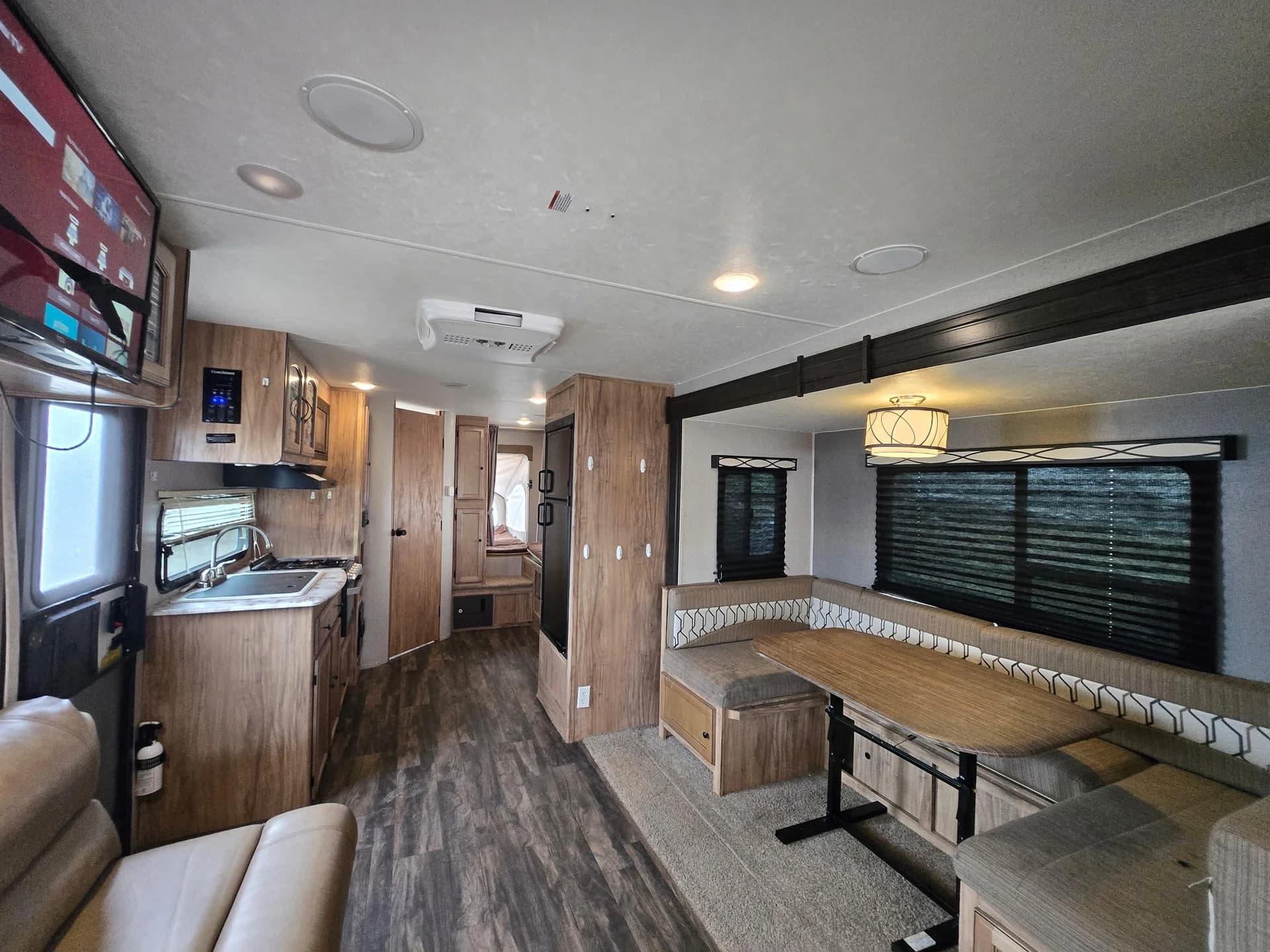 2018 Coachmen Freedom Express 23TQX — photo 6 of 15