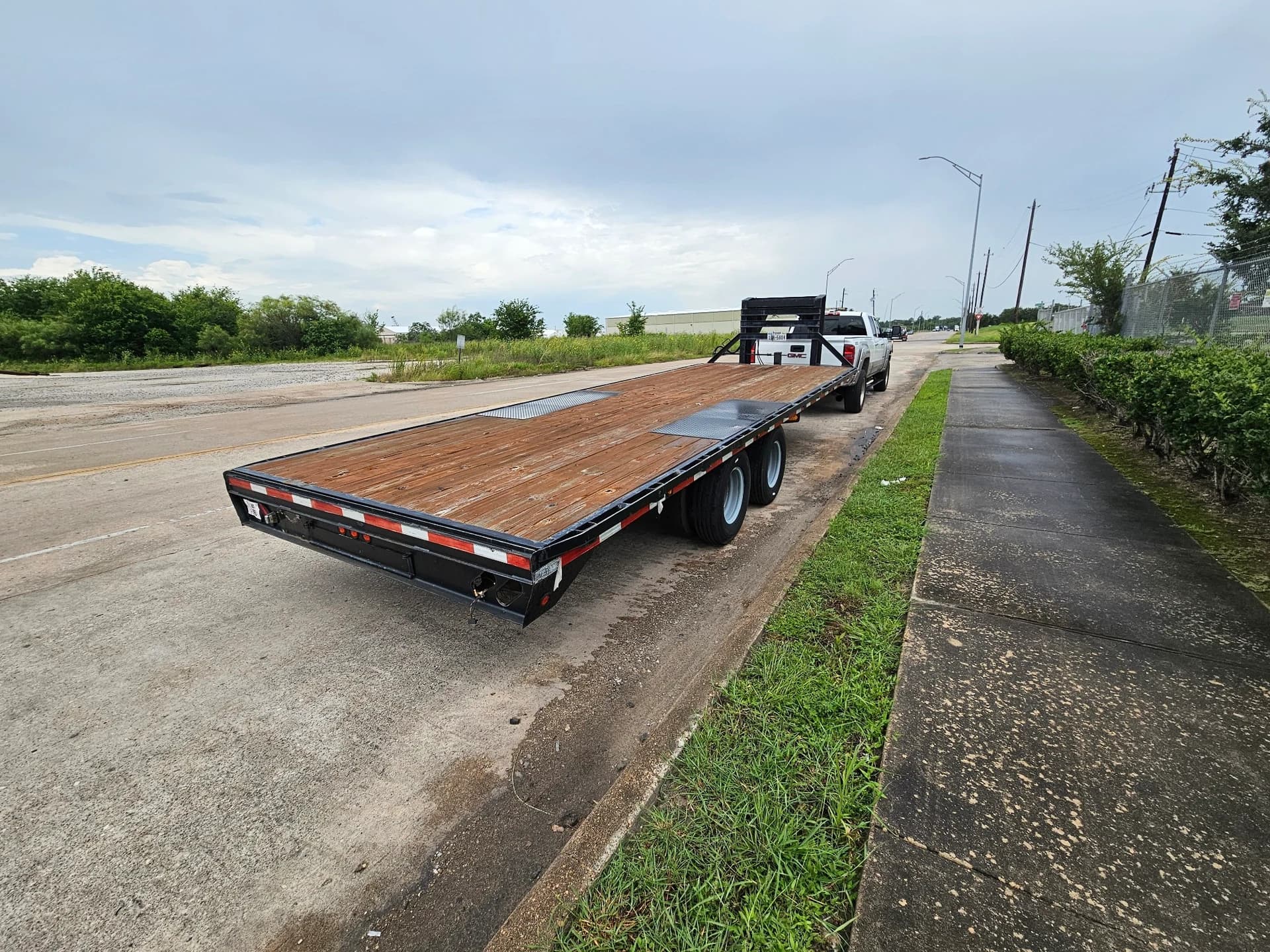 2004 Flatbed Dually Tandem — photo 4 of 10