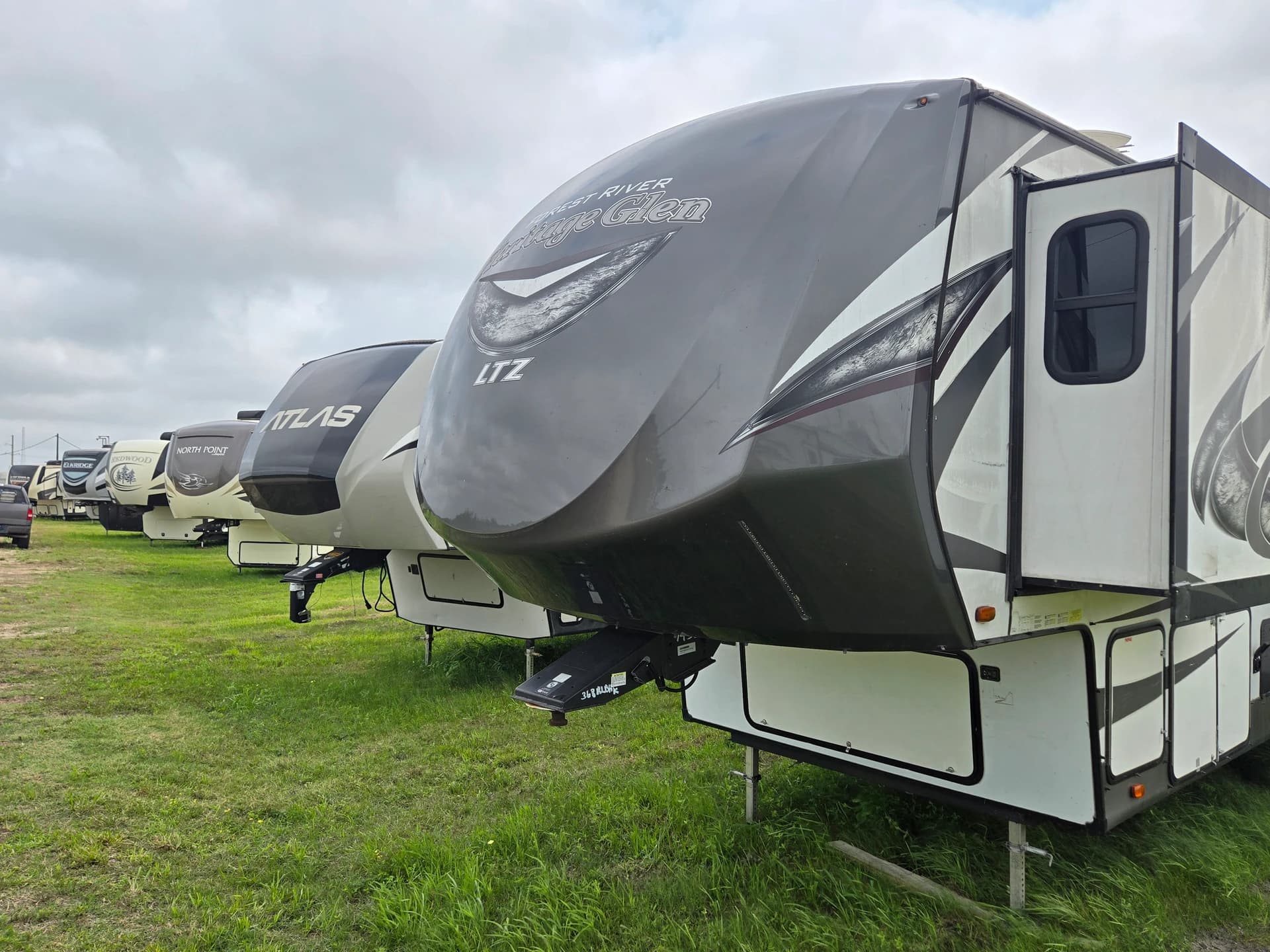 2019 Keystone Atlas 3112BHF — photo 2 of 15