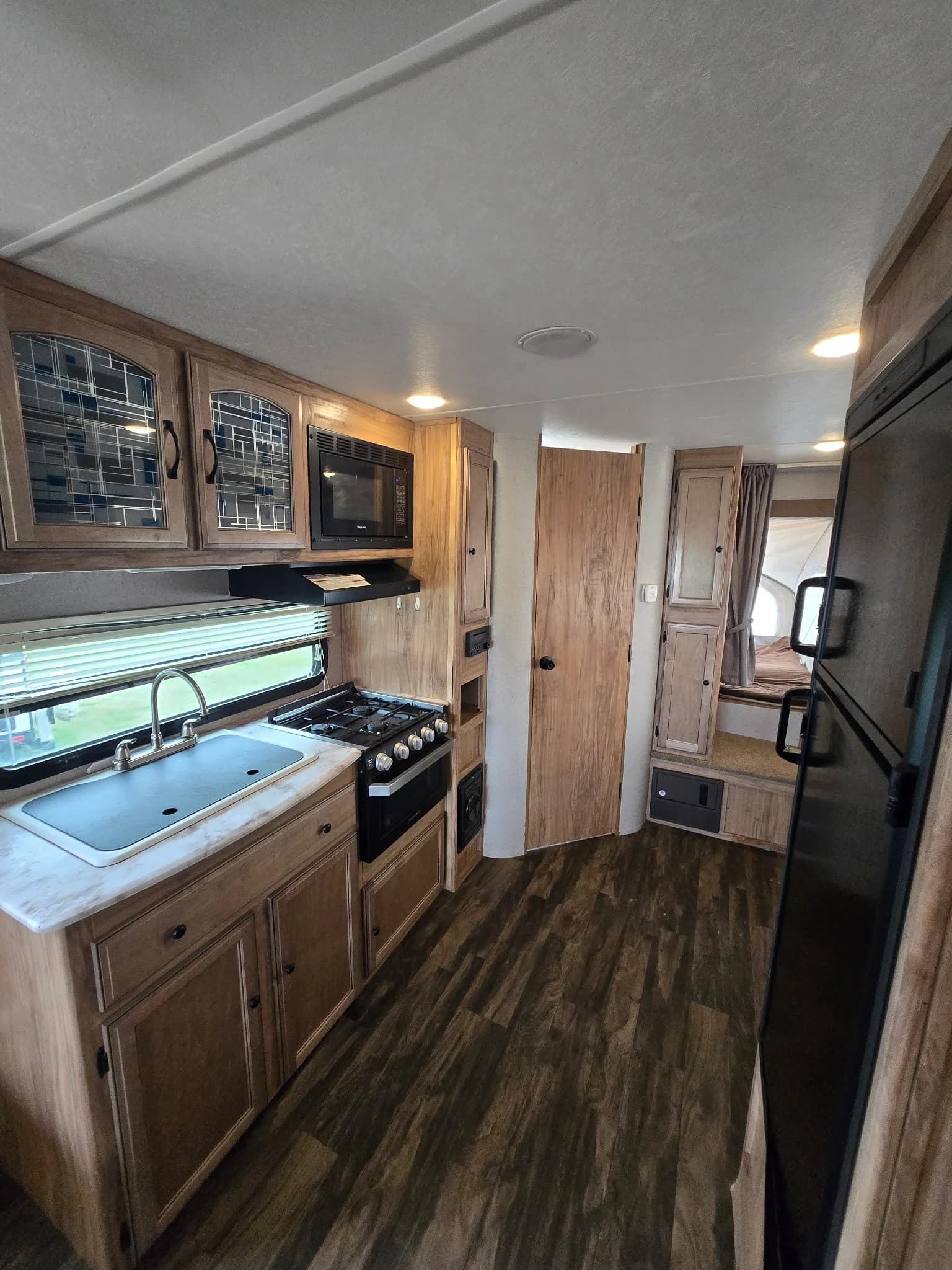 2018 Coachmen Freedom Express 23TQX — photo 7 of 15