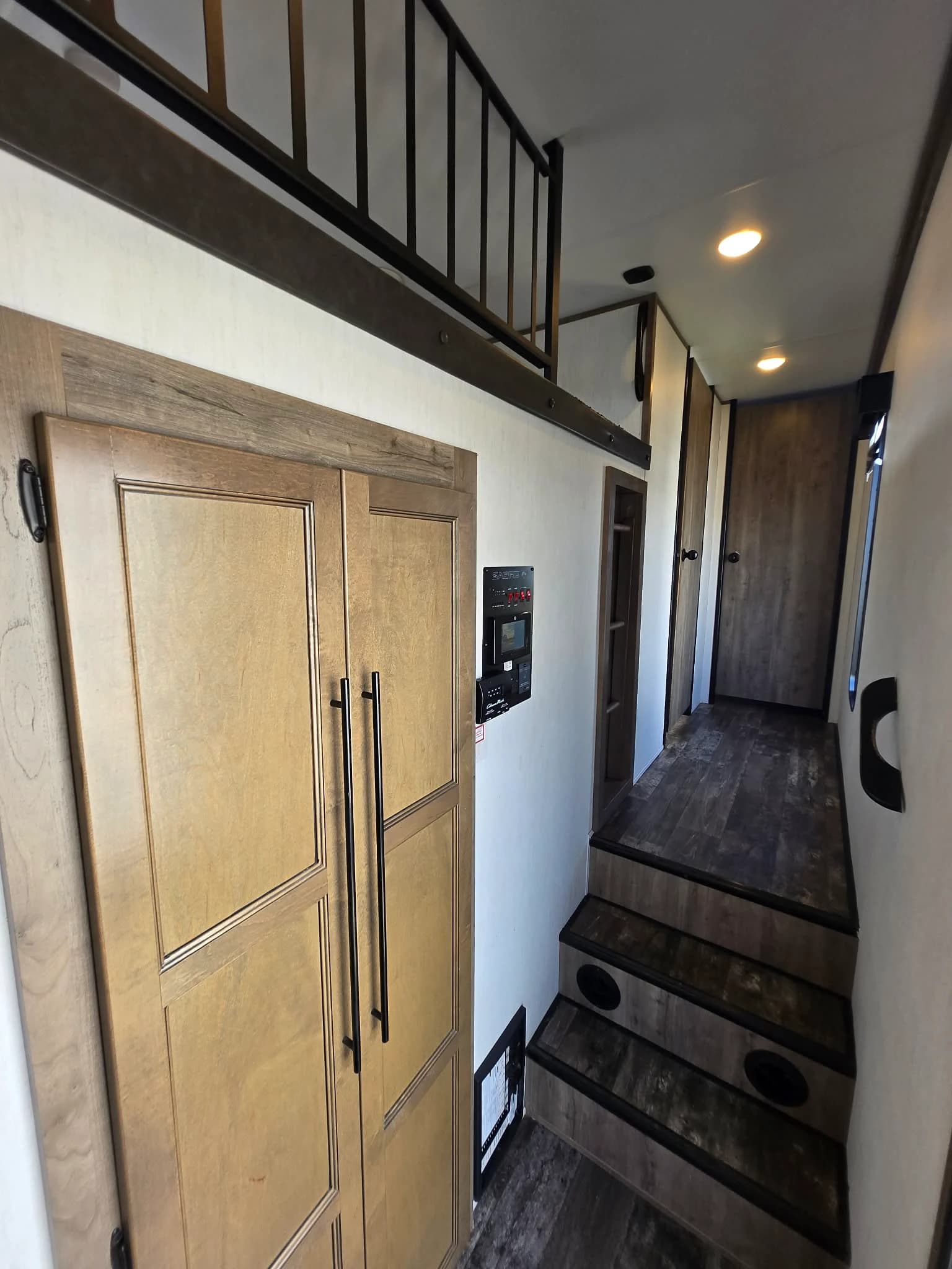 2021 Forest River Sabre 36BHQ — photo 9 of 16