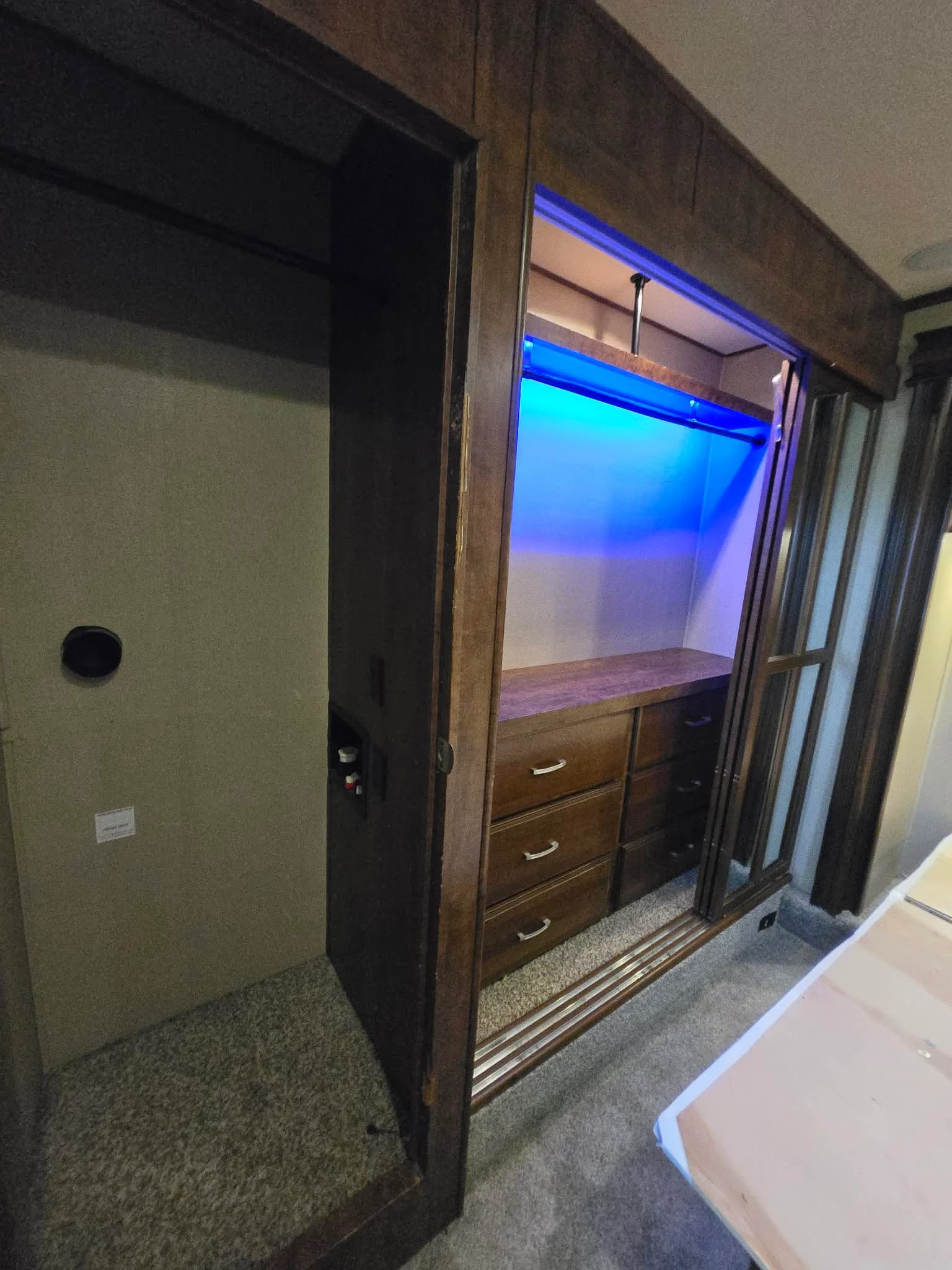 2016 Grand Design Solitude 379FL — photo 14 of 15