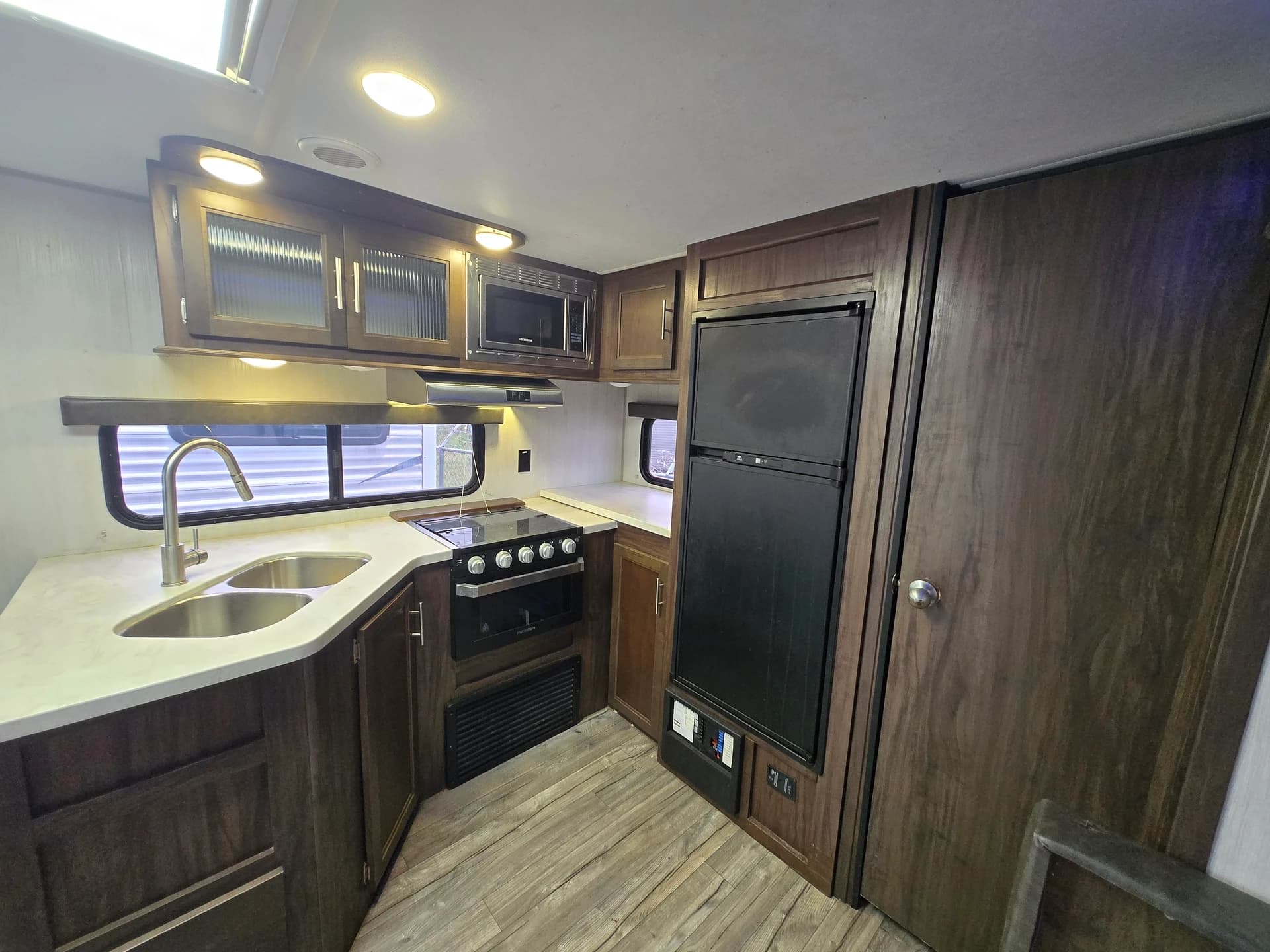 2019 Cherokee 274RK — photo 6 of 12