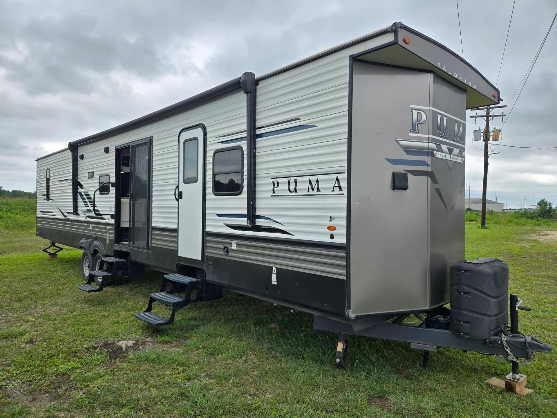 2022 Palomino Puma 39DBT — photo 1 of 16