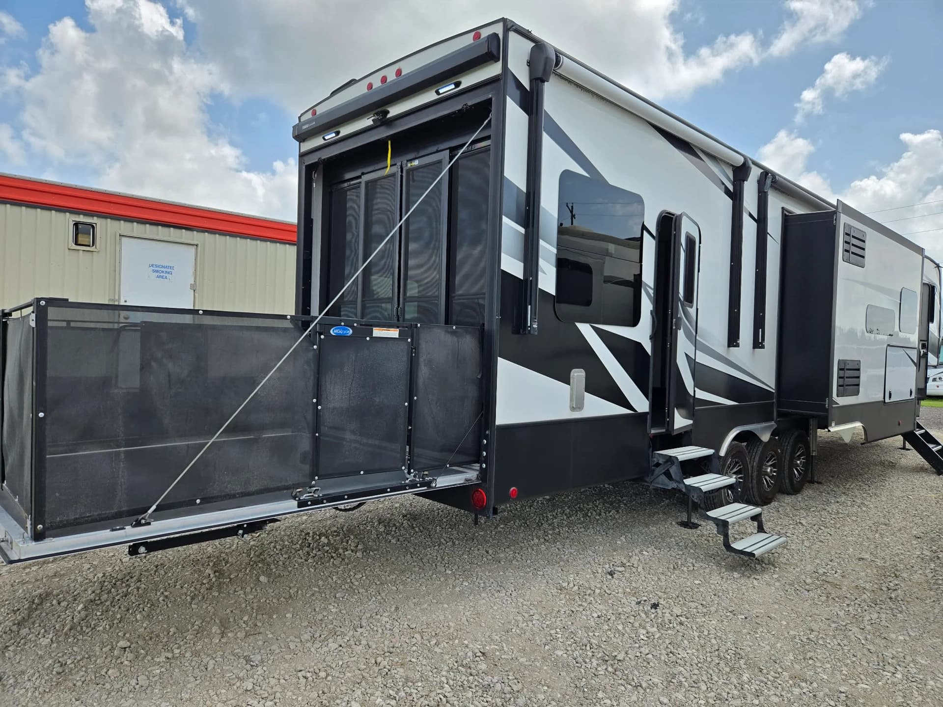 2021 Keystone Voltage 4175 — photo 1 of 15