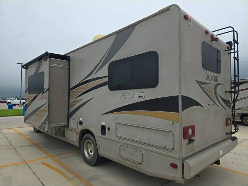 2015 Thor Axis 251 — photo 4 of 10