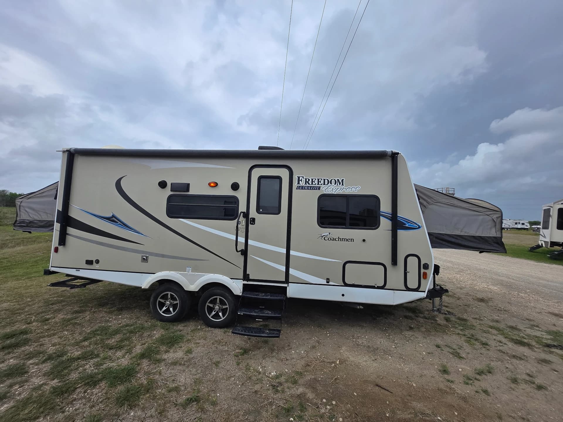2018 Coachmen Freedom Express 23TQX — photo 1 of 15