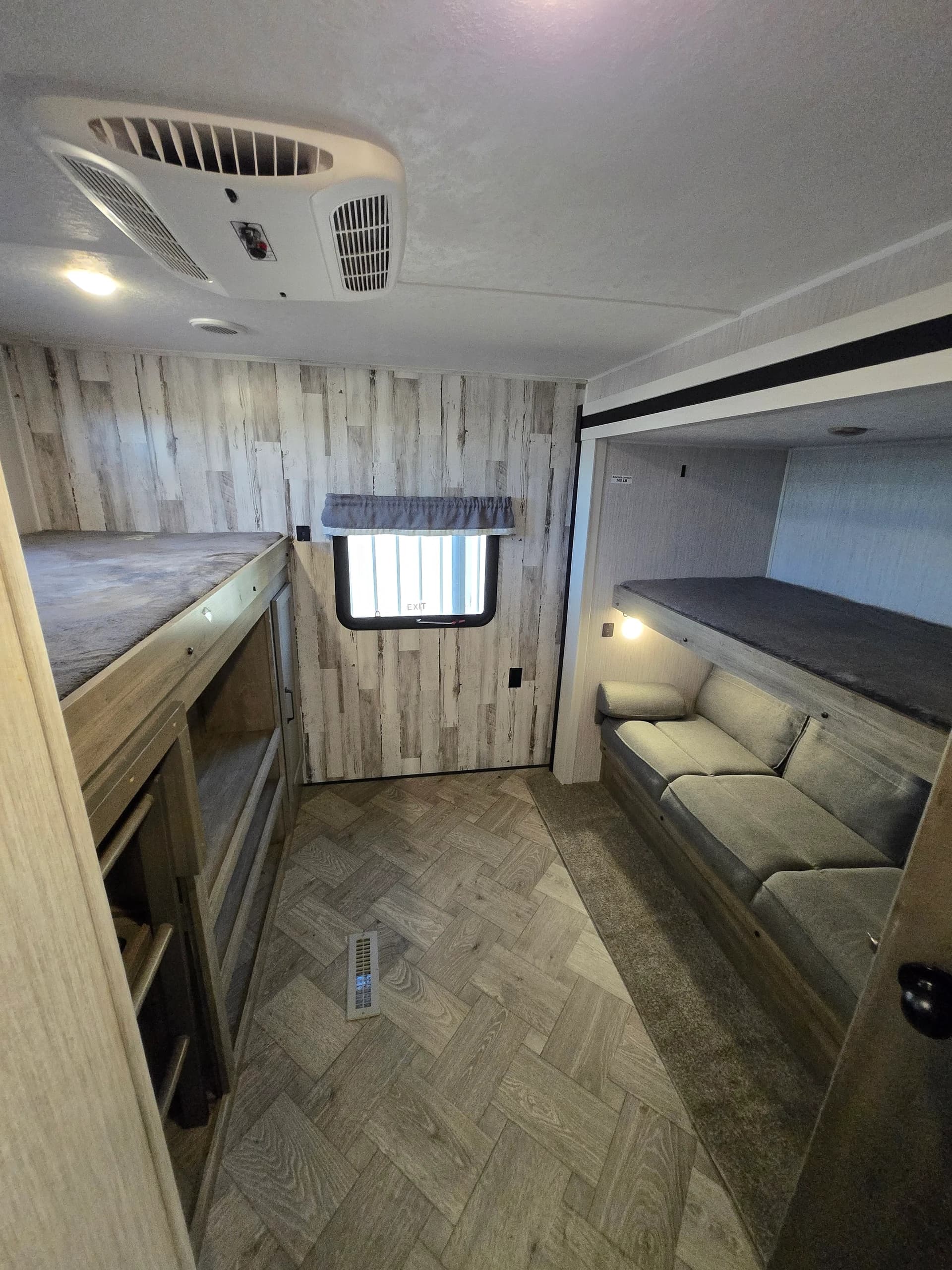 2021 Palomino Puma 31QBBH — photo 10 of 14