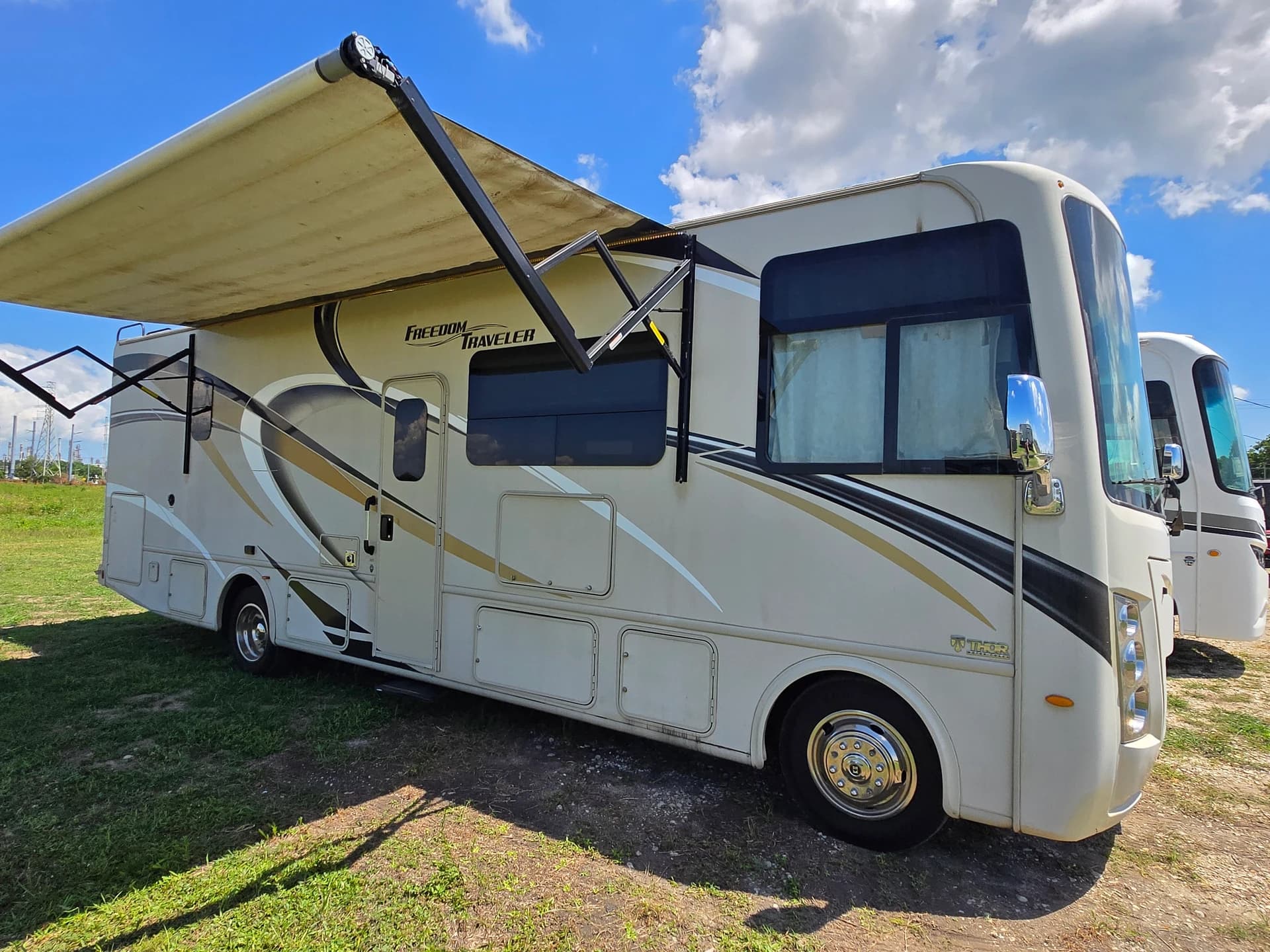 2018 Thor Freedom A30 — photo 1 of 21
