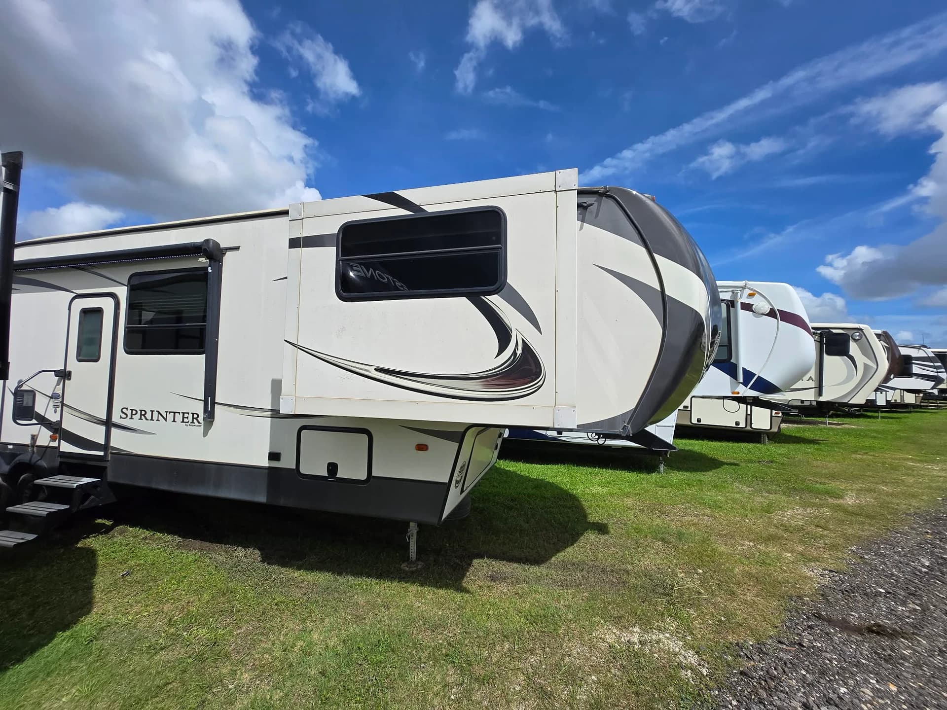 2018 Keystone Sprinter 359FWMPR — photo 1 of 15