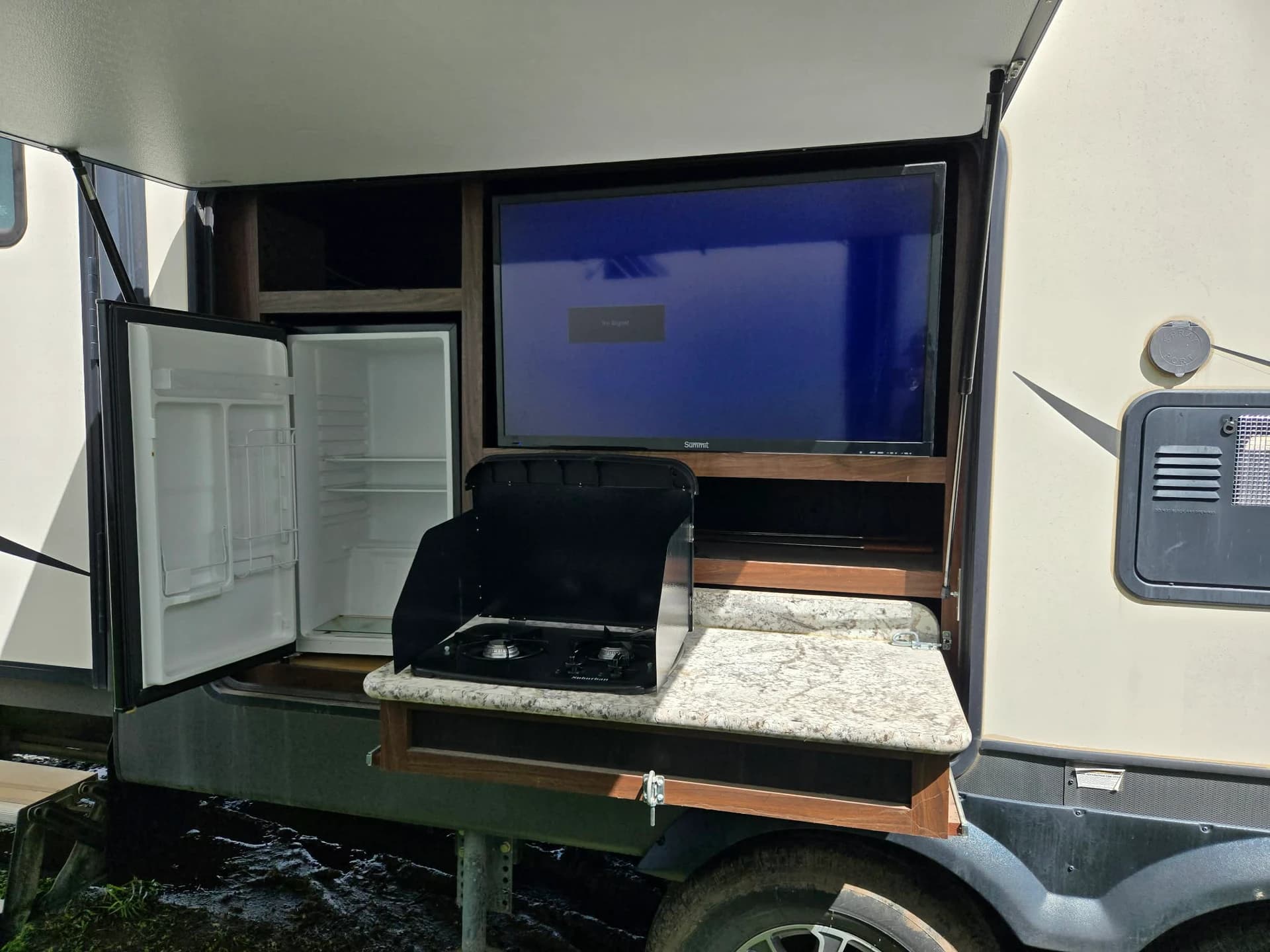 2018 Keystone Sprinter 359FWMPR — photo 14 of 15