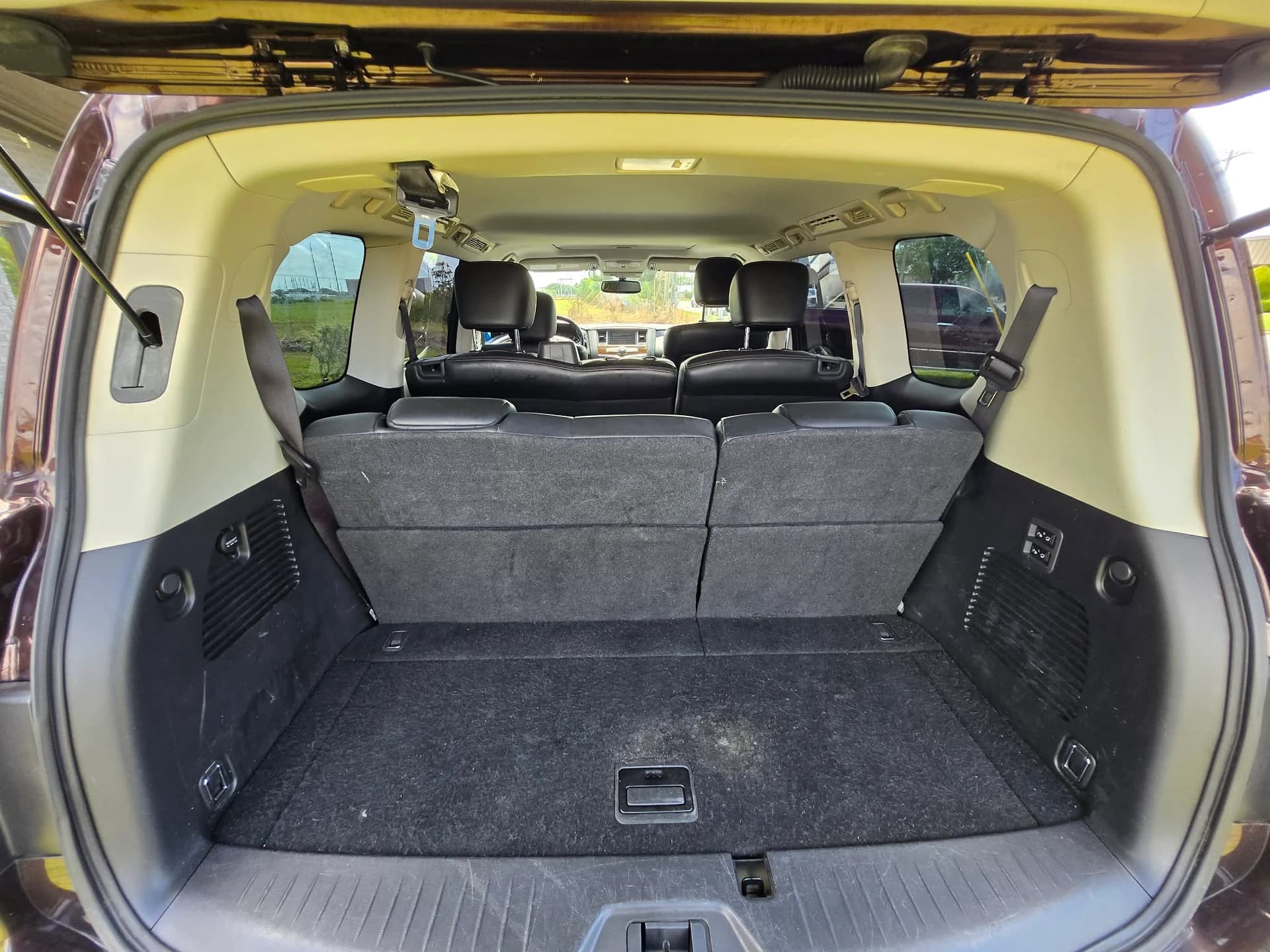 2018 Nissan Armada SL — photo 9 of 13