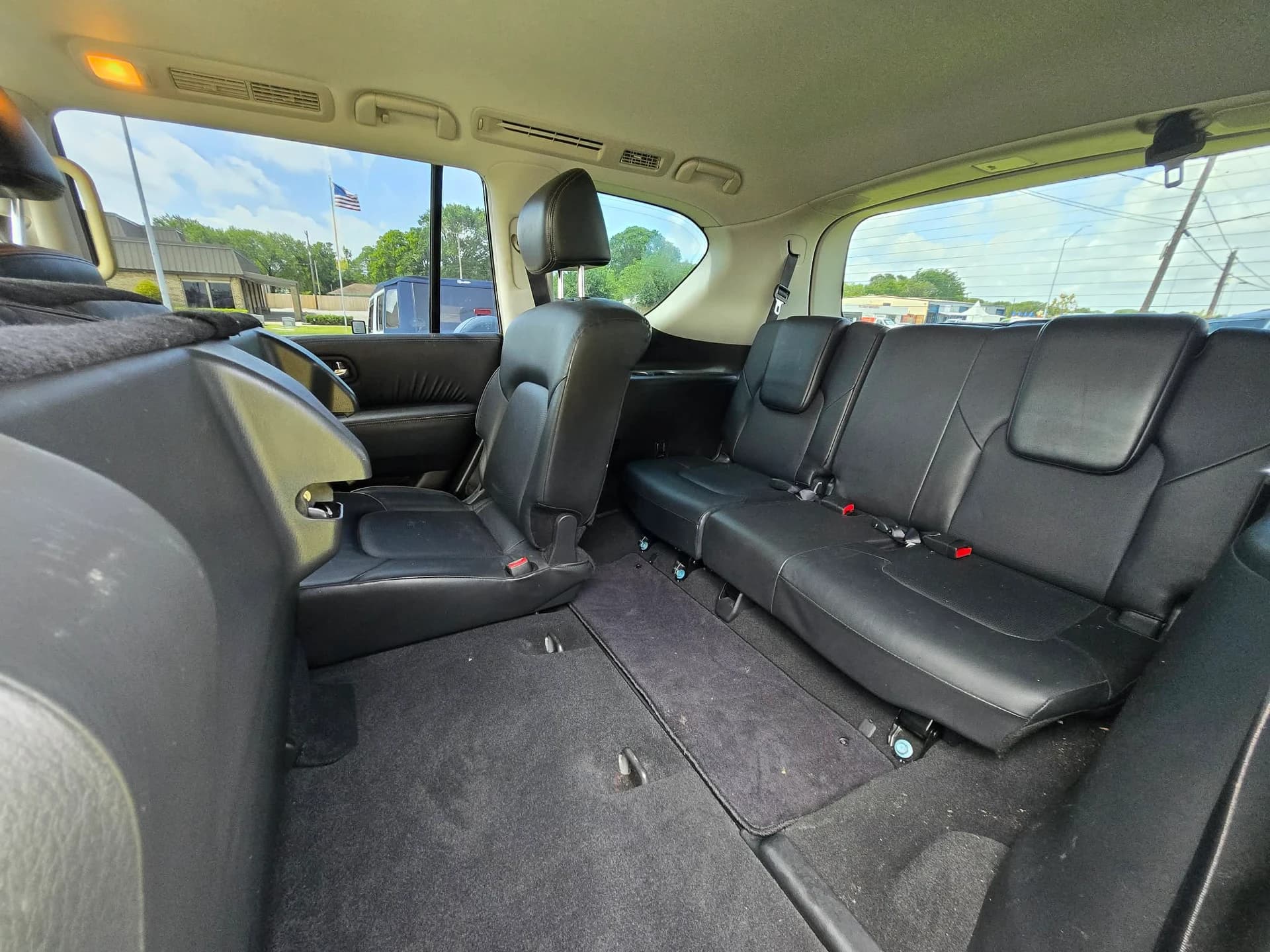 2018 Nissan Armada SL — photo 11 of 13