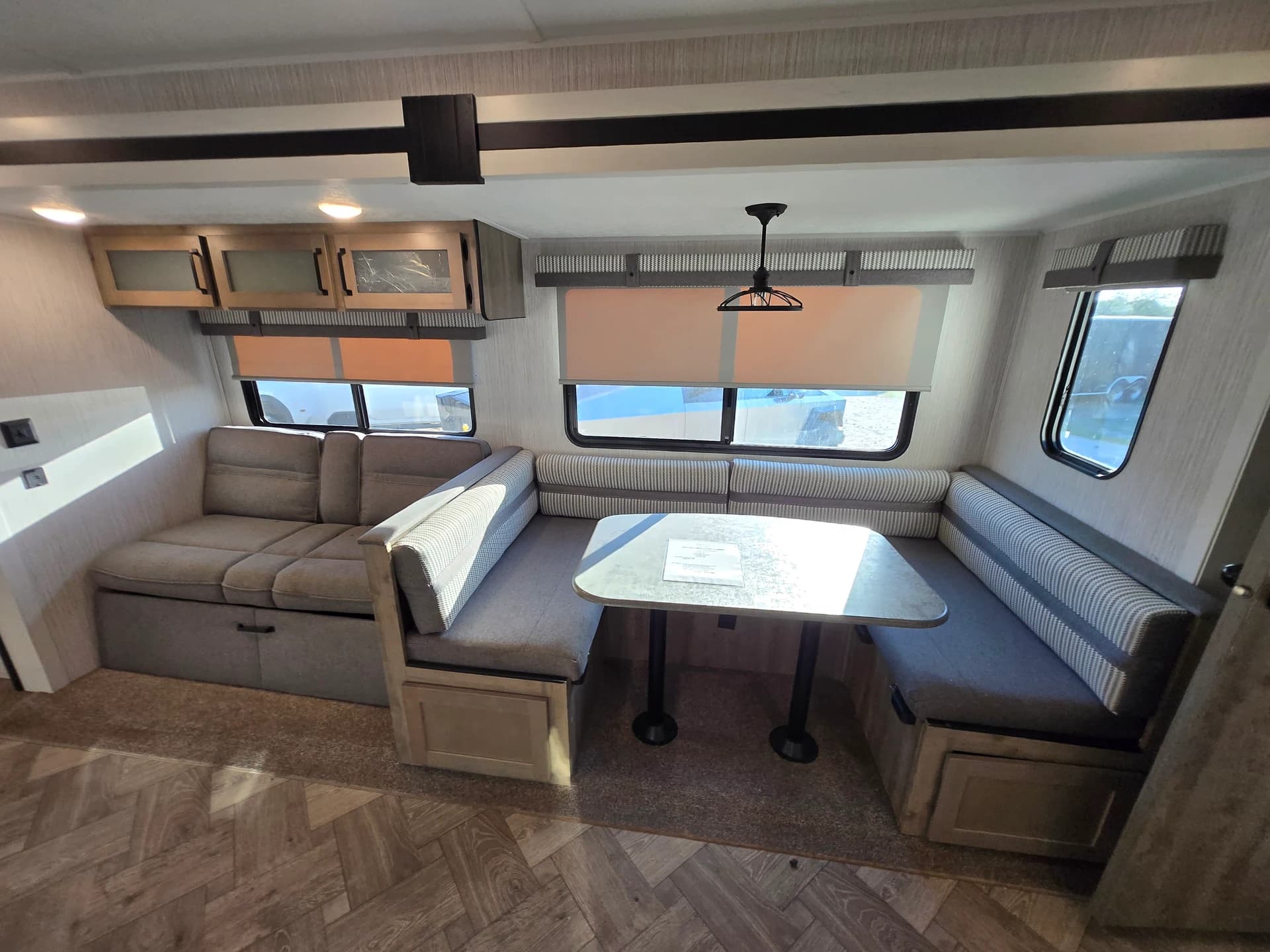 2021 Palomino Puma 31QBBH — photo 8 of 14