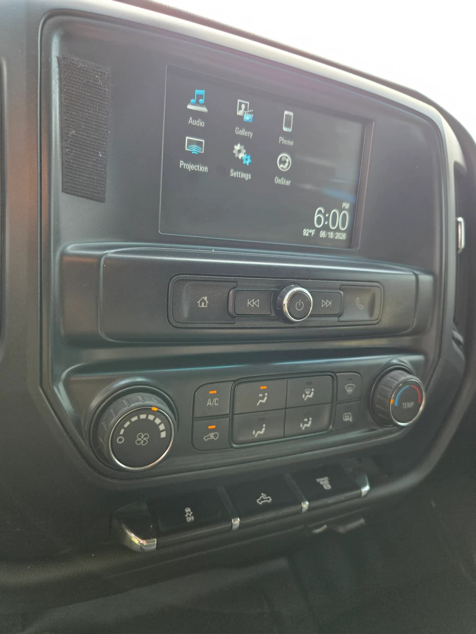 2018 GMC Sierra 3500 — photo 10 of 15