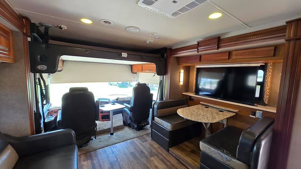 2017 Jayco Precept 31UL — photo 10 of 15