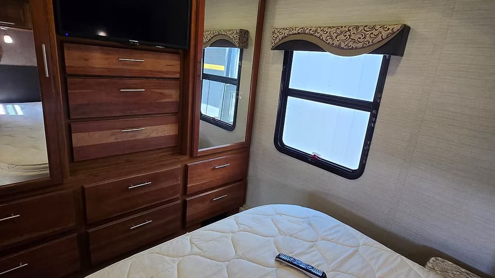 2017 Jayco Precept 31UL — photo 12 of 15