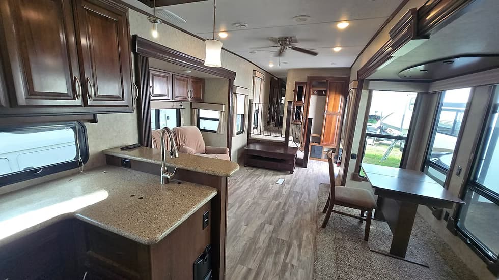 2017 Forest River PRIMETIME SANIBEL3751 — photo 3 of 13