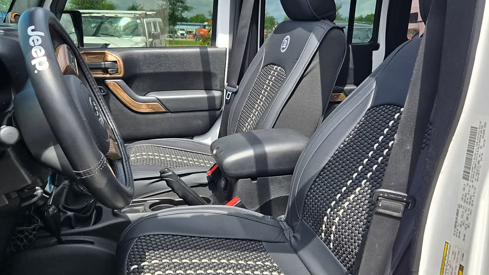 2012 Jeep Wrangler Sahara6Speed — photo 12 of 16