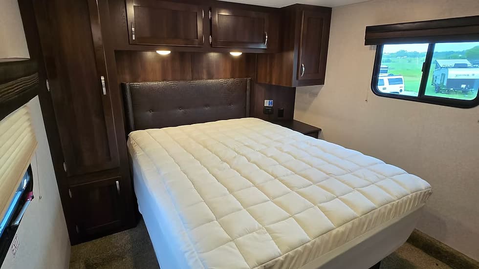 2018 Jayco Talon 3013 — photo 11 of 14