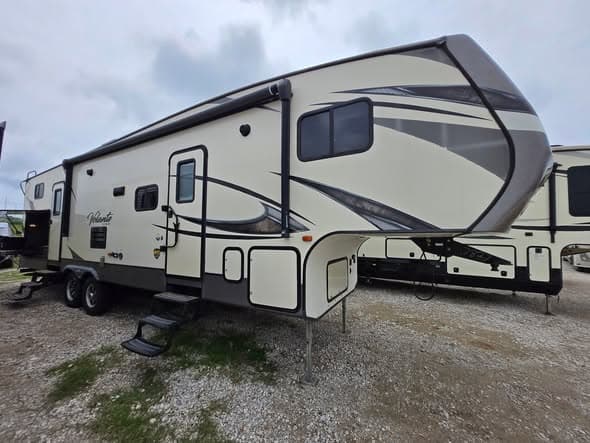 2018 Keystone Volante 310BH — photo 1 of 18