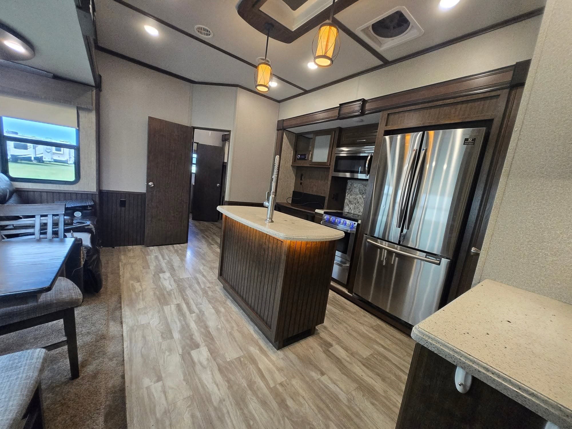 2020 Grand Design Solitude 3950BHR — photo 7 of 19
