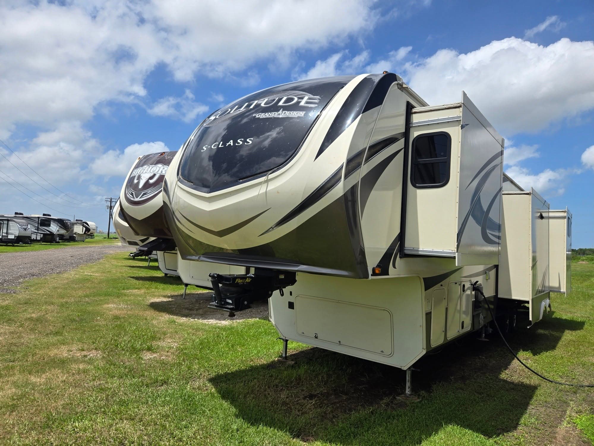 2020 Grand Design Solitude 3950BHR — photo 3 of 19