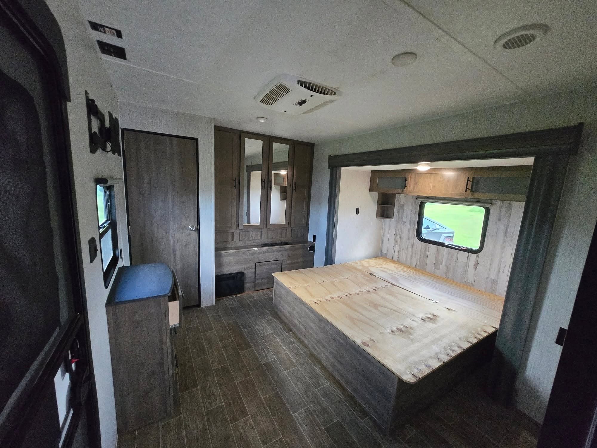 2020 Palomino Puma 37PFL — photo 11 of 15