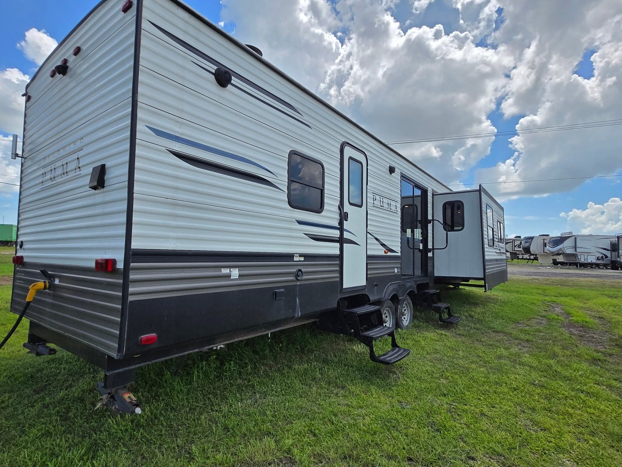 2020 Palomino Puma 37PFL — photo 5 of 15