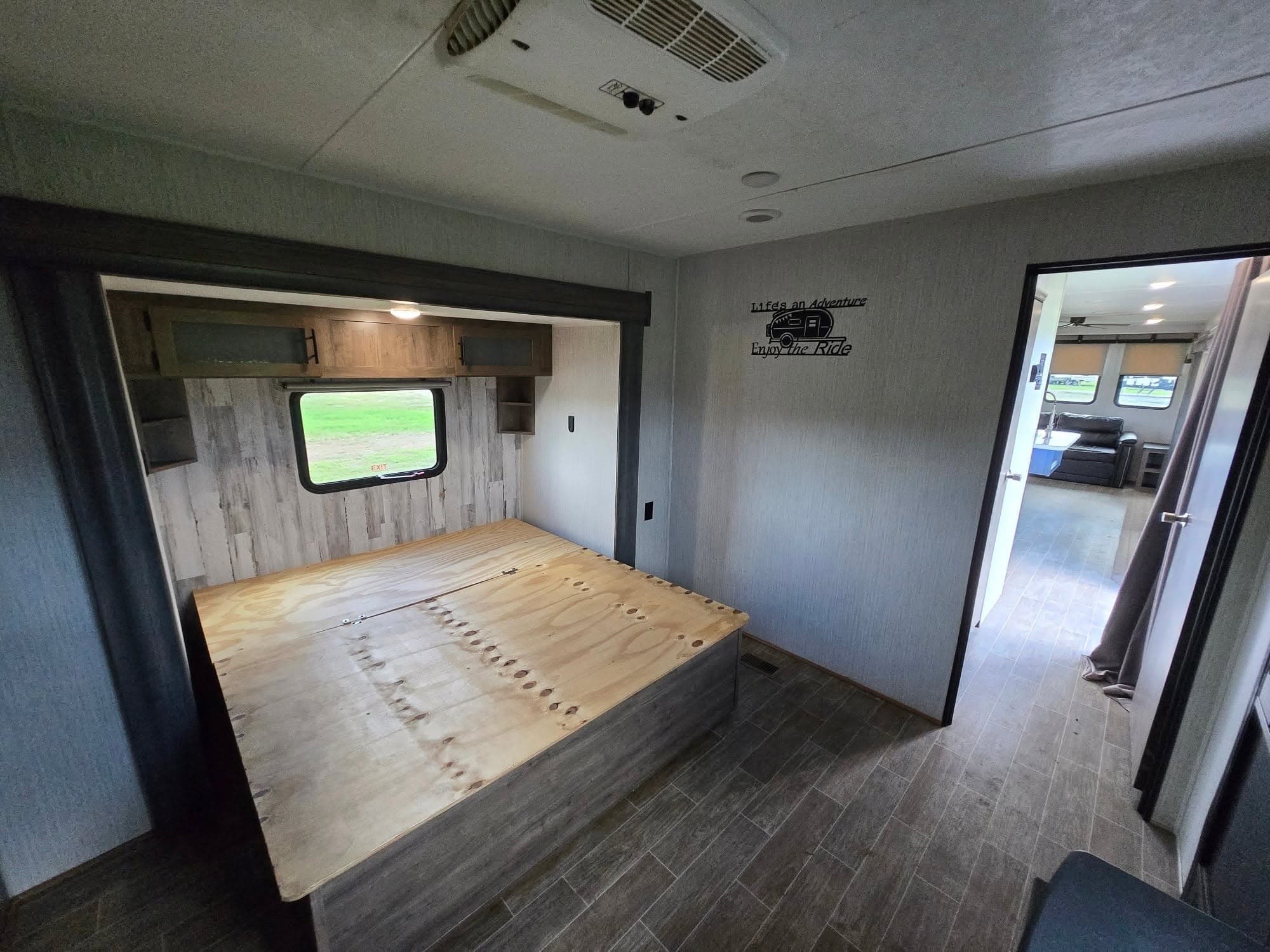 2020 Palomino Puma 37PFL — photo 12 of 15