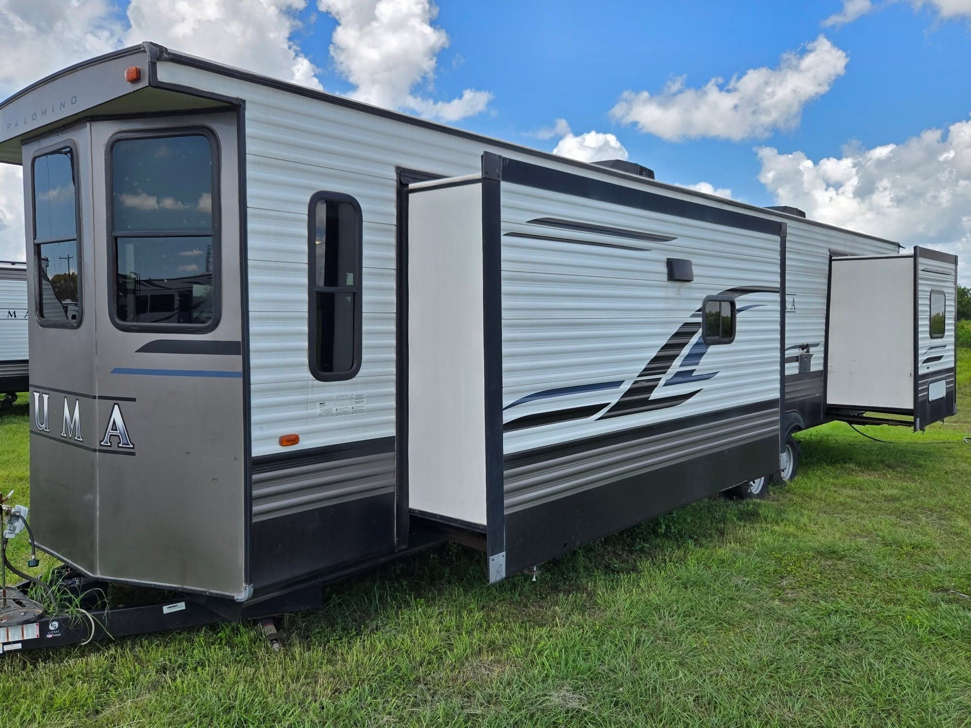 2020 Palomino Puma 37PFL — photo 4 of 15