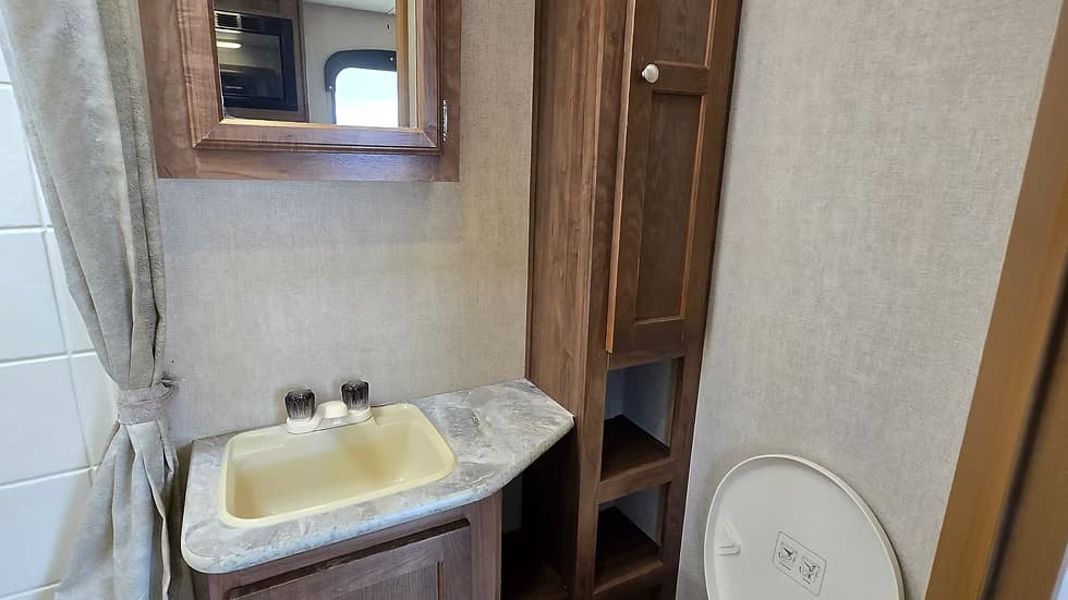 2018 Gulf Stream Breeze 22UDL — photo 7 of 14
